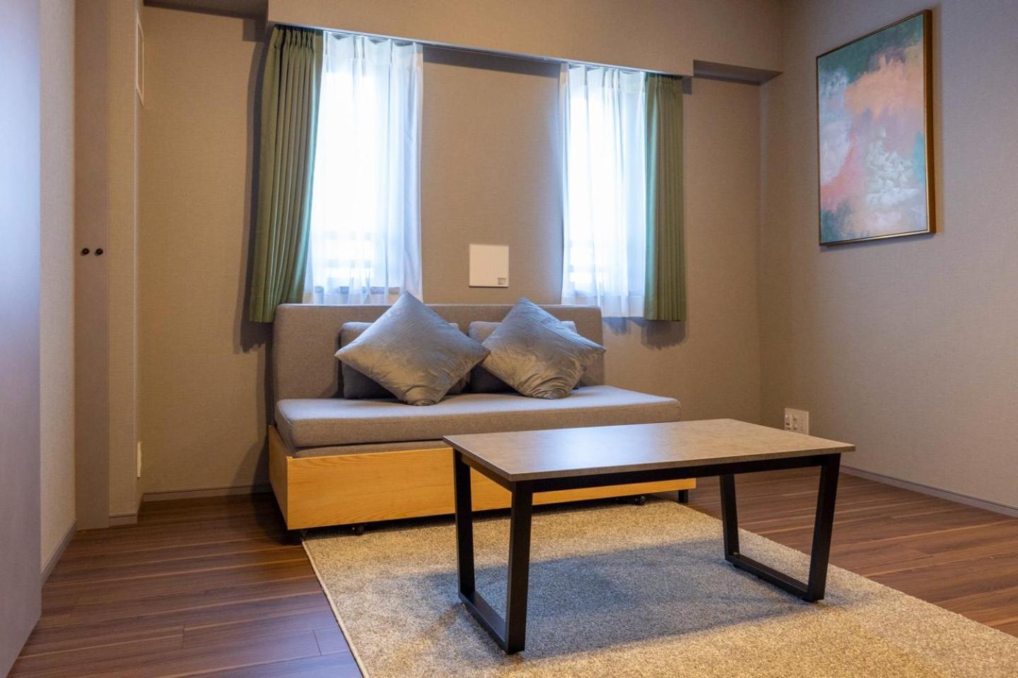 One-Bedroom Apartment photo 3