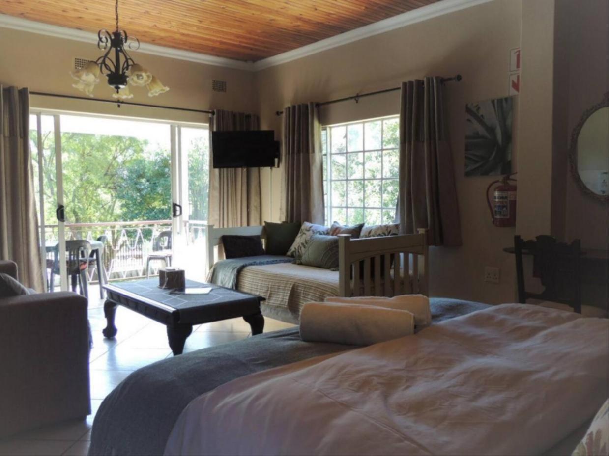 Deluxe King Room photo 3