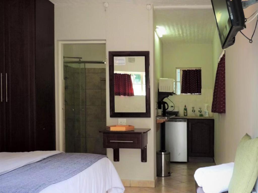 Comfort Queen Room