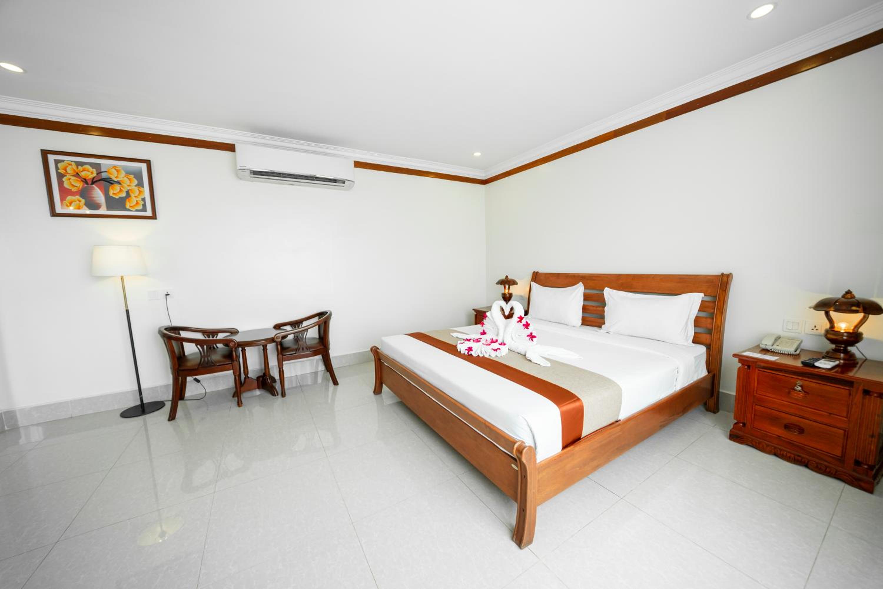 Suite - Photo 5