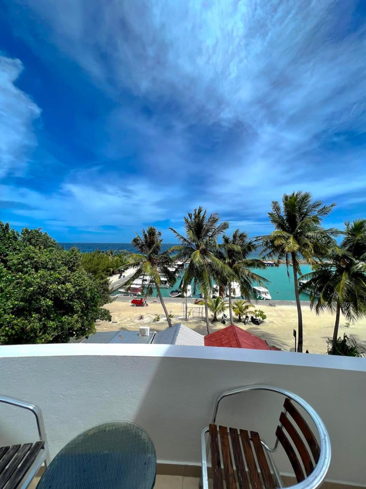 Double Room with Balcony and Sea View photo 3