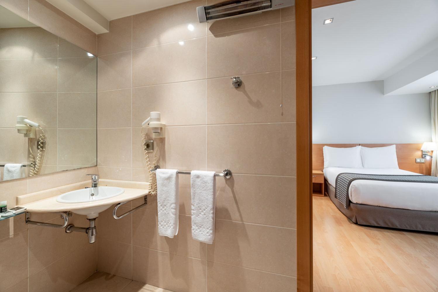Double Room - Photo 4