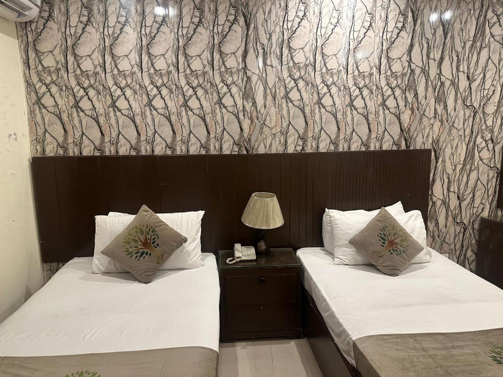 Deluxe Twin Room photo 3