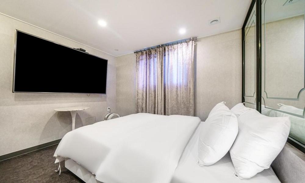 Deluxe Double Room - Photo 7