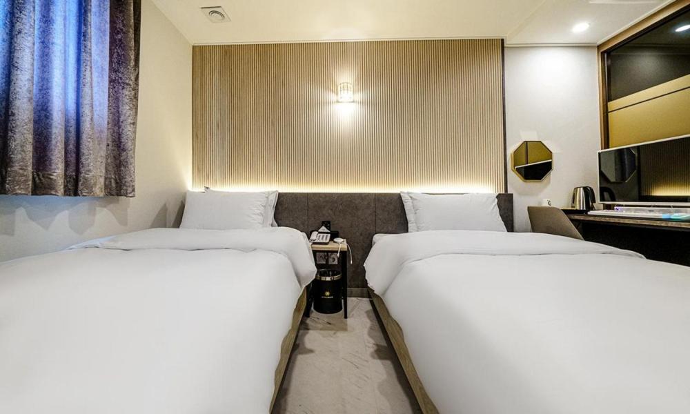 Deluxe Twin Room - Photo 3