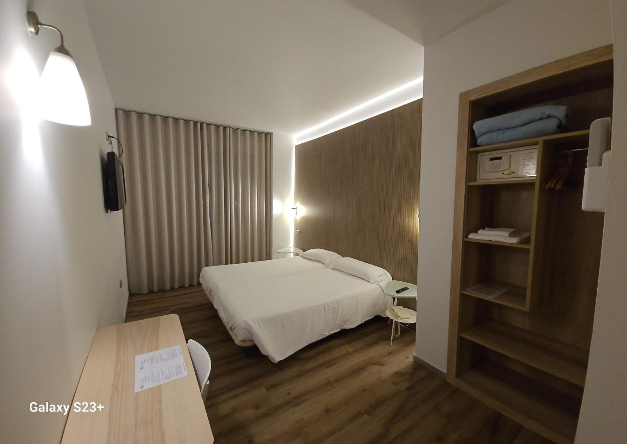 Standard Twin Room photo 3