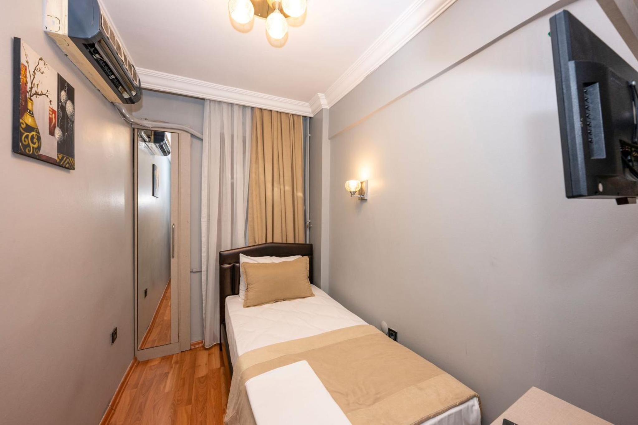 Standard Single Room photo 2