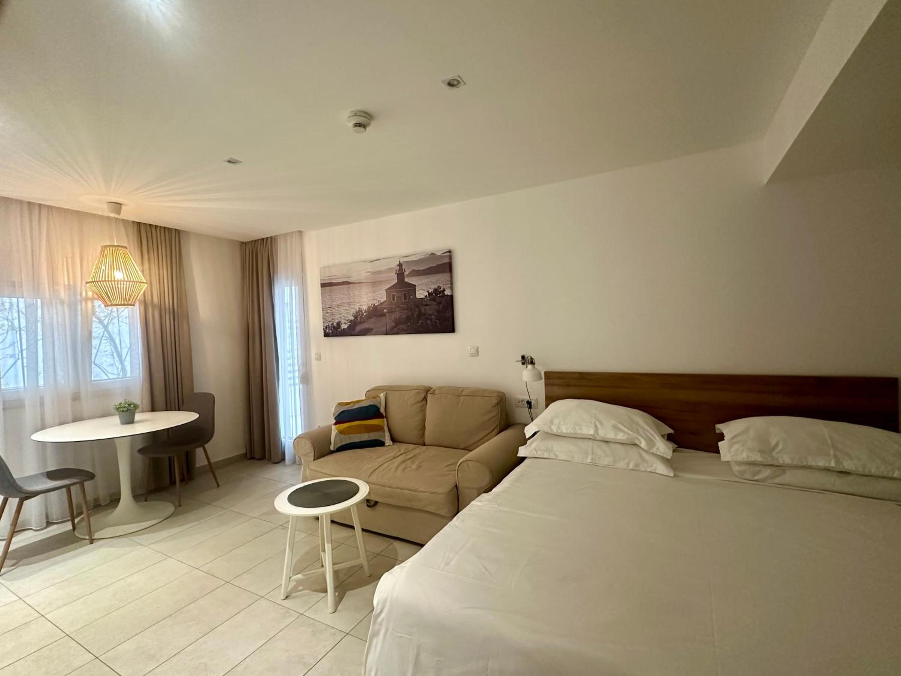 Studio apartment with a terrace photo 2