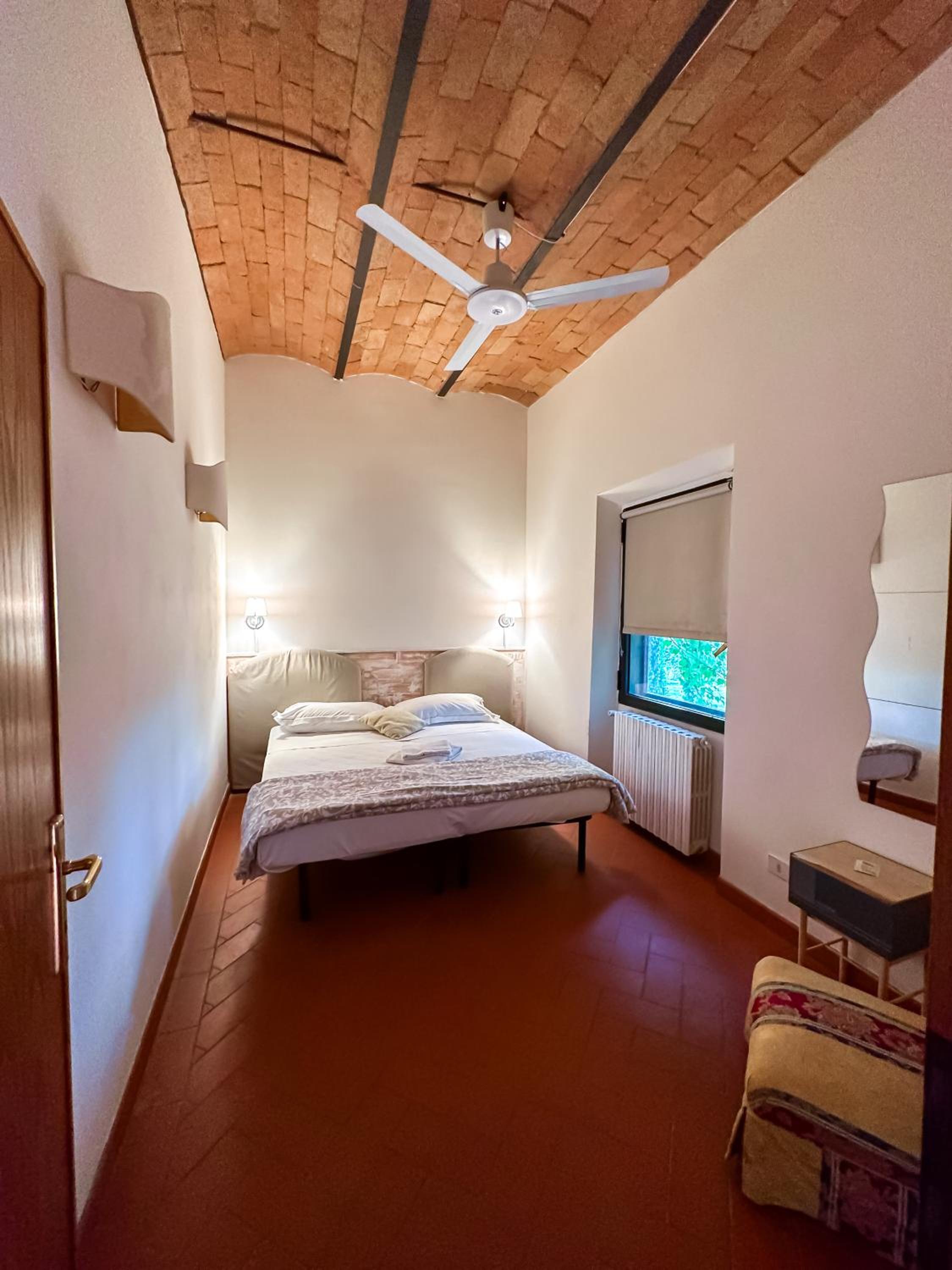 Large Double Room photo 3