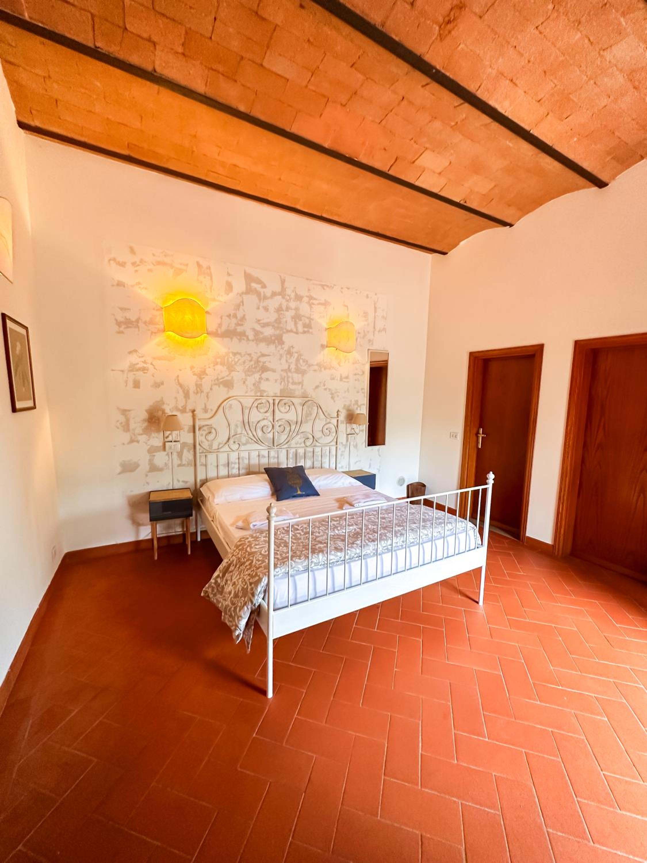Large Double Room photo 1
