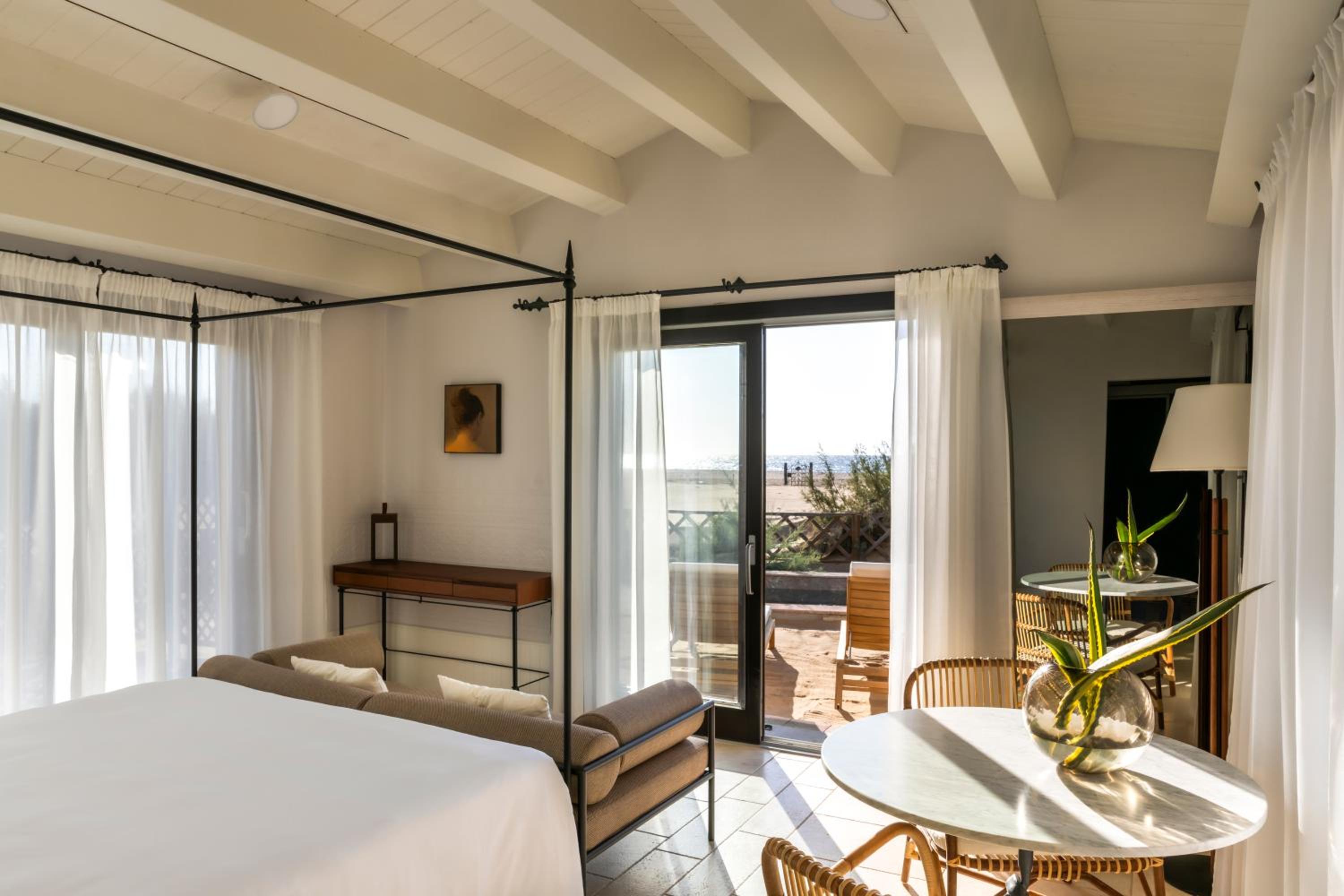 Beachfront Junior Suite with Private Pool