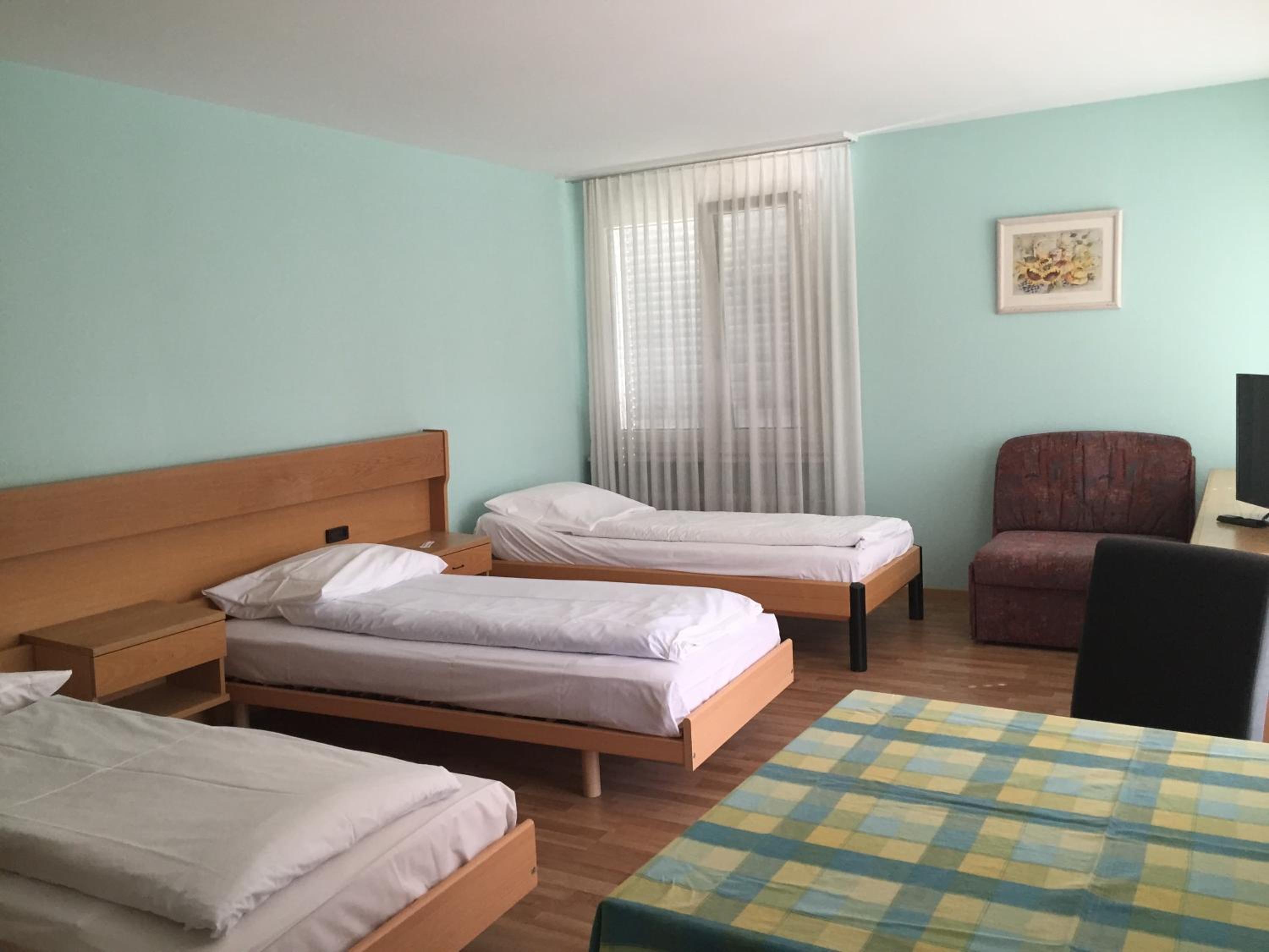 Standard Triple Room - Photo 9
