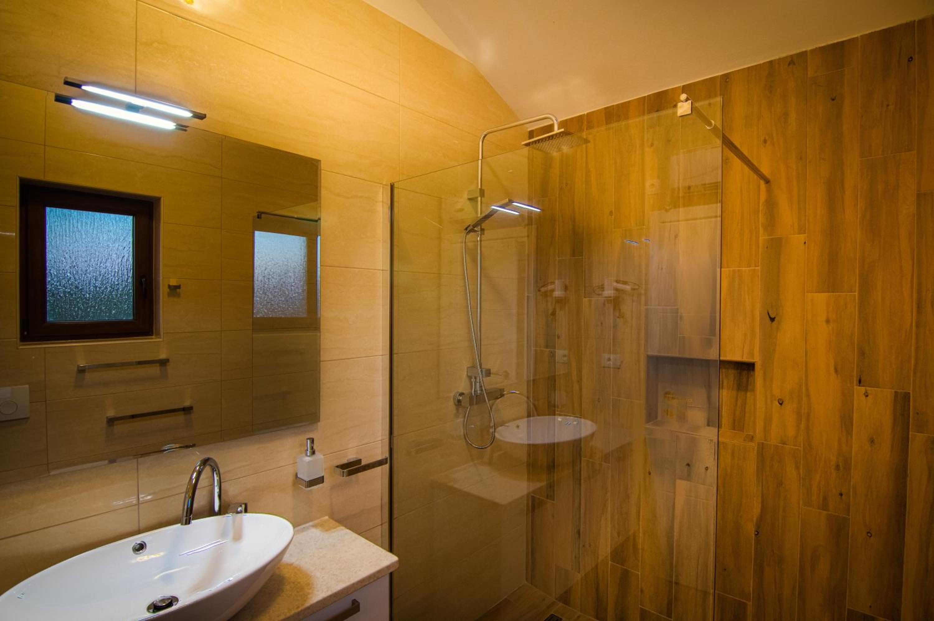 Three-Bedroom Villa photo 3