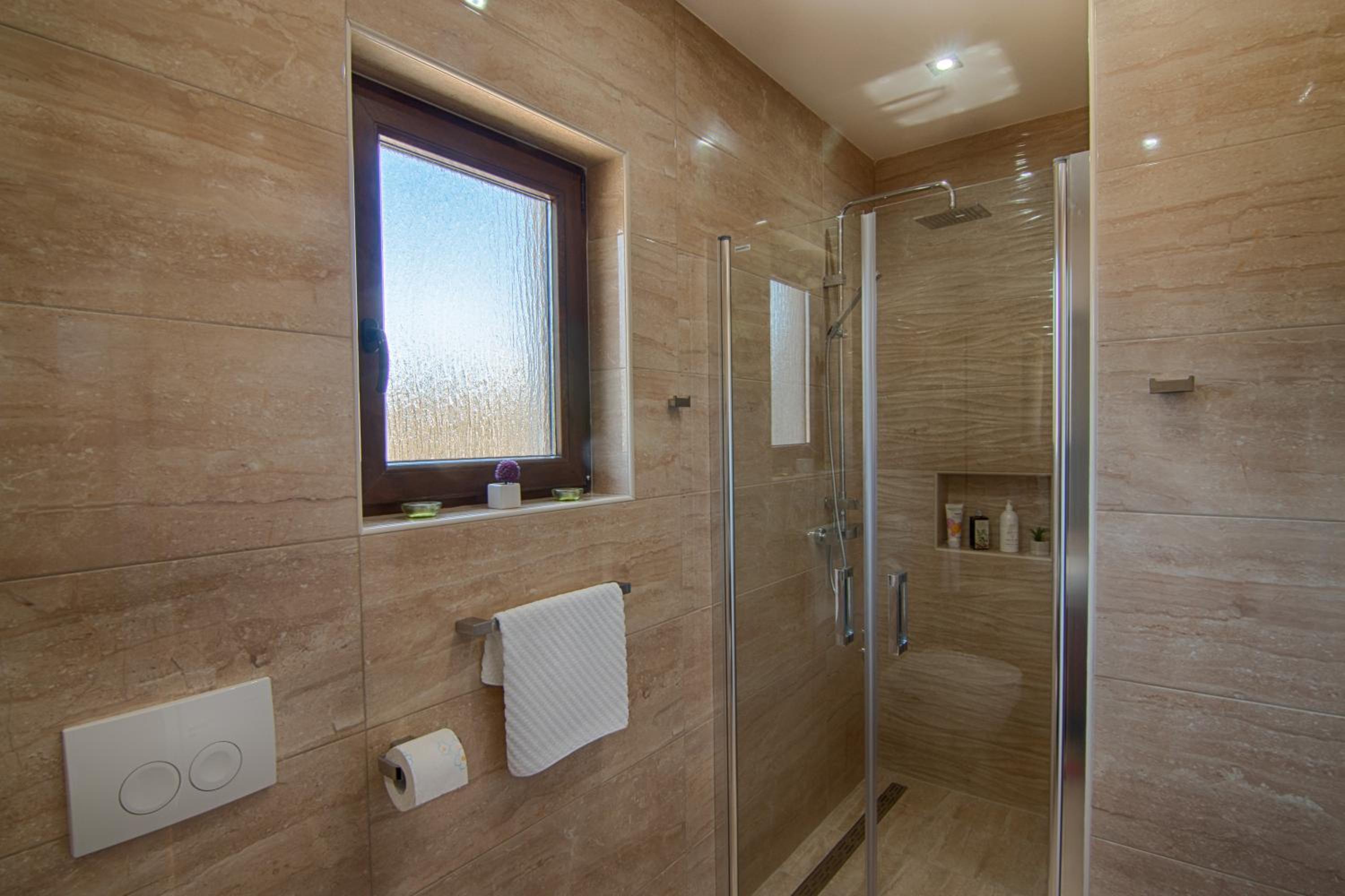 Three-Bedroom Villa photo 2