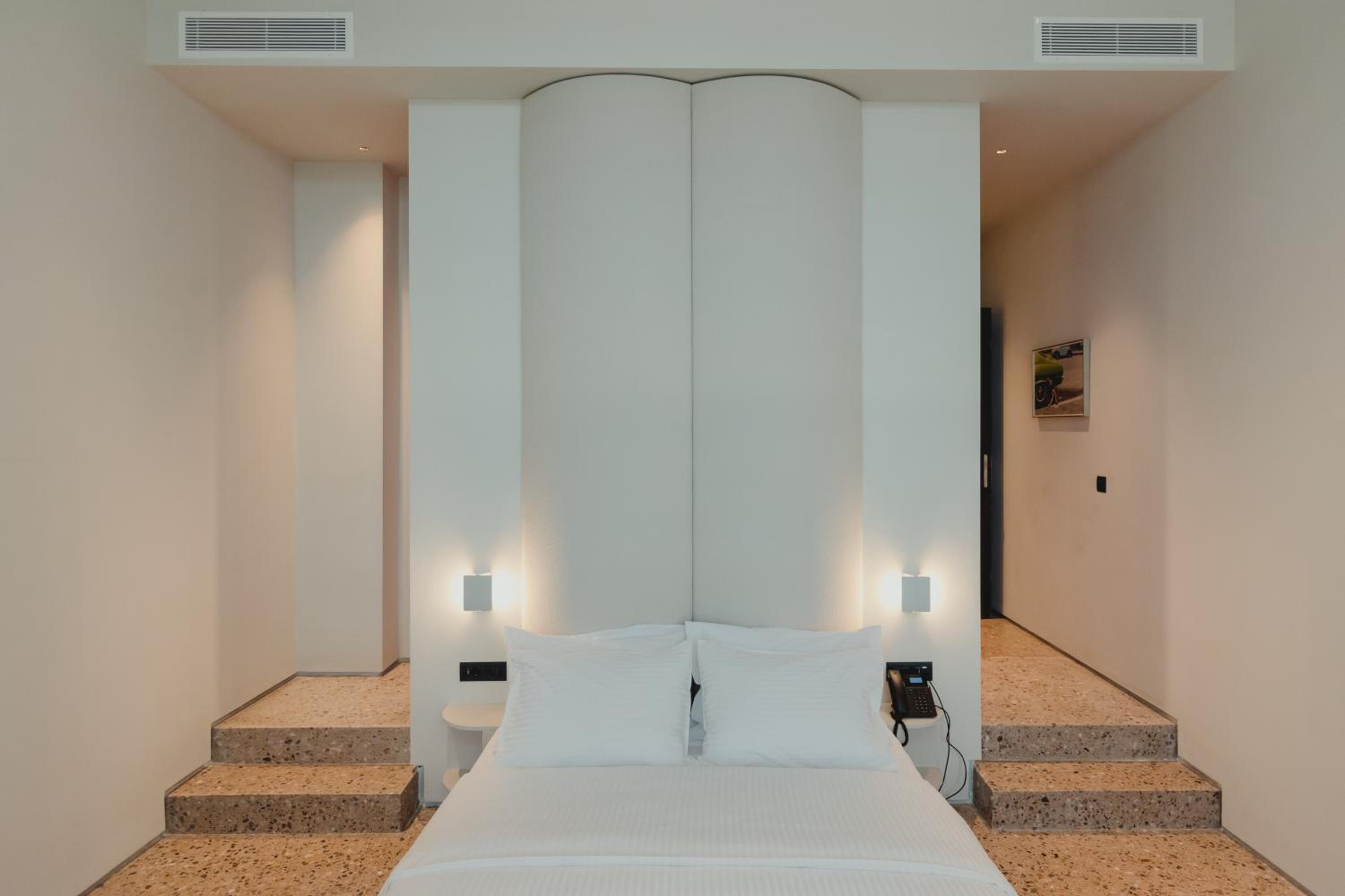 Deluxe King Room photo 3