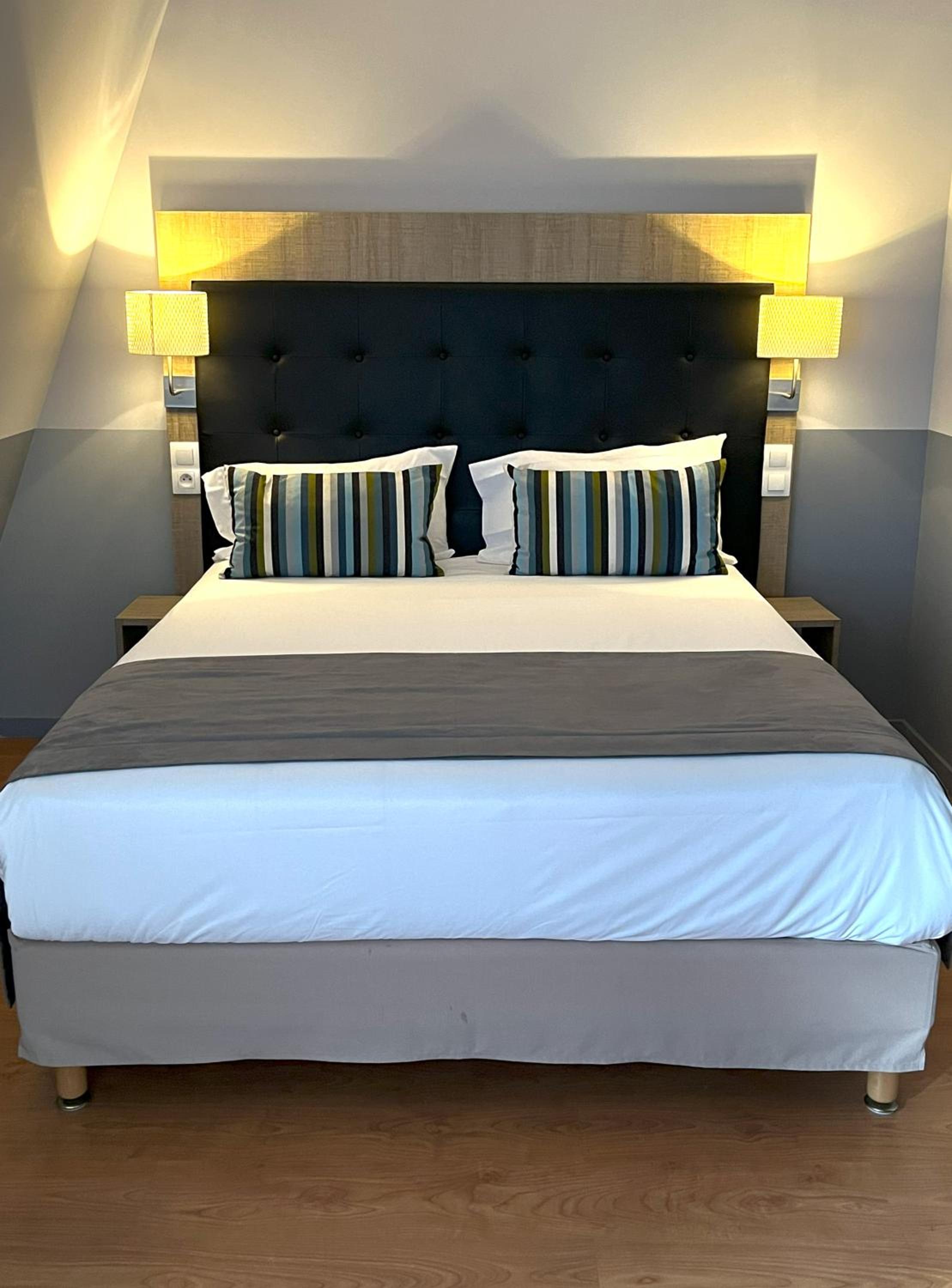 Double Room - Photo 7