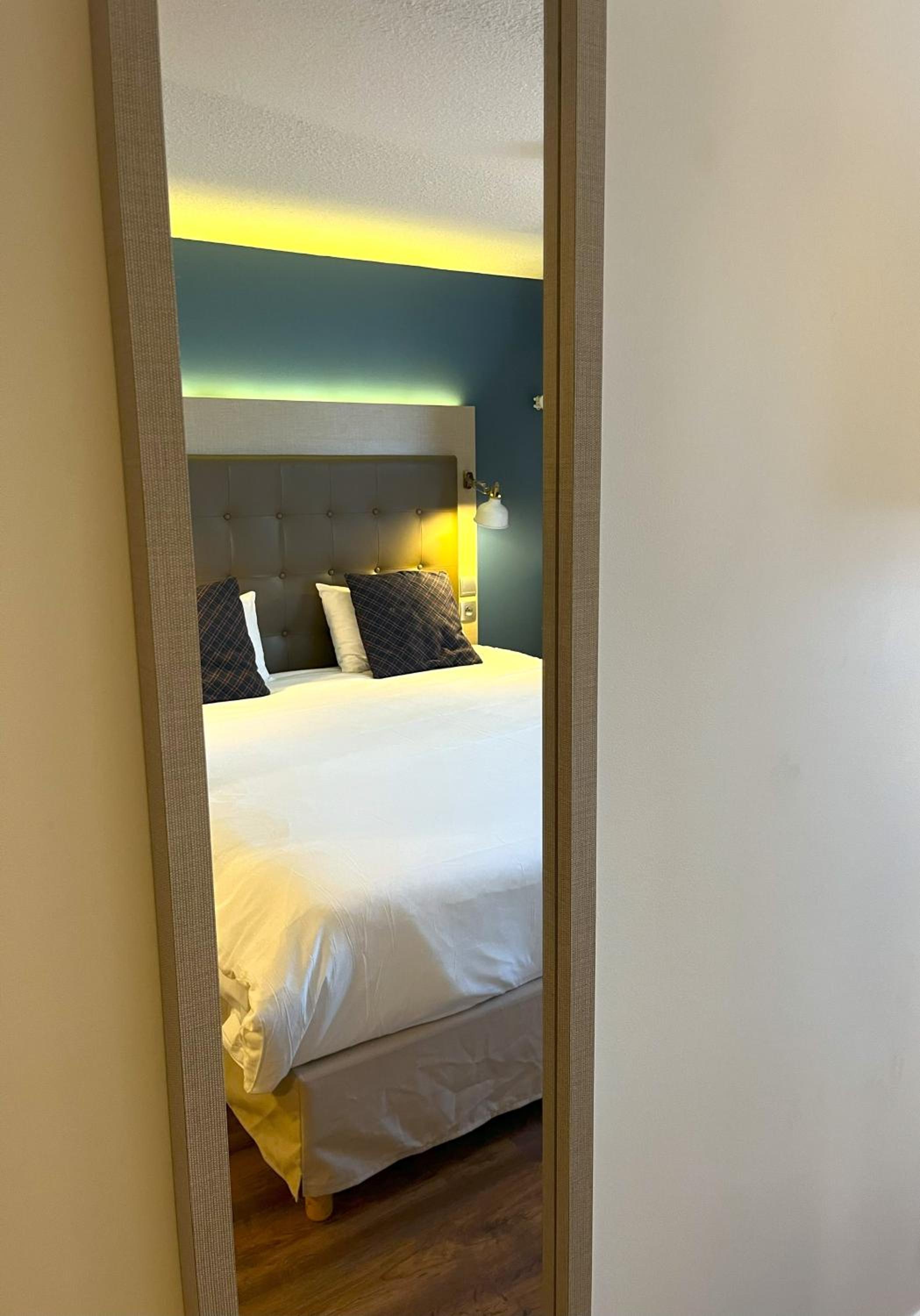 Double Room - Photo 6