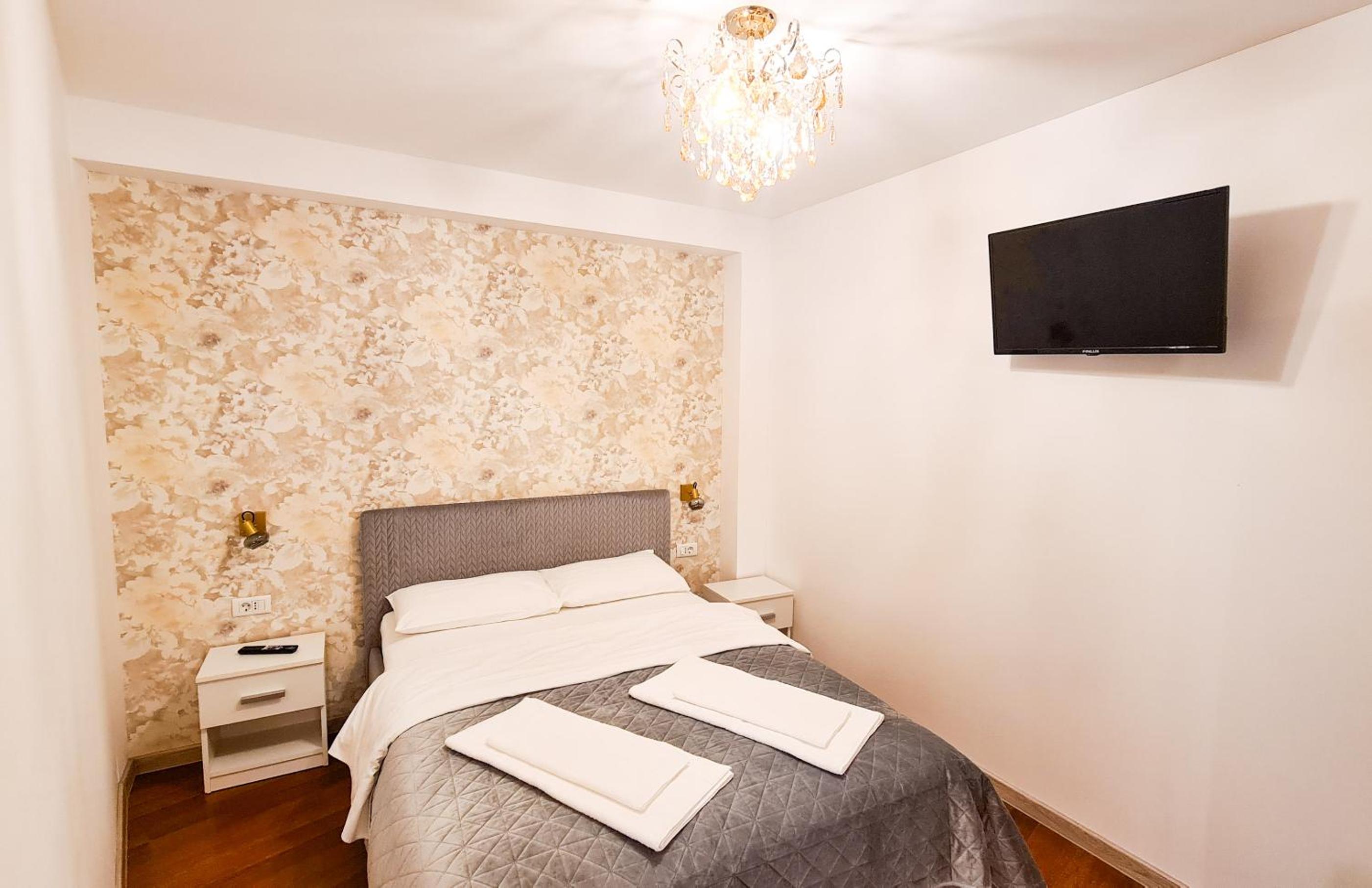 Double Room - Photo 4