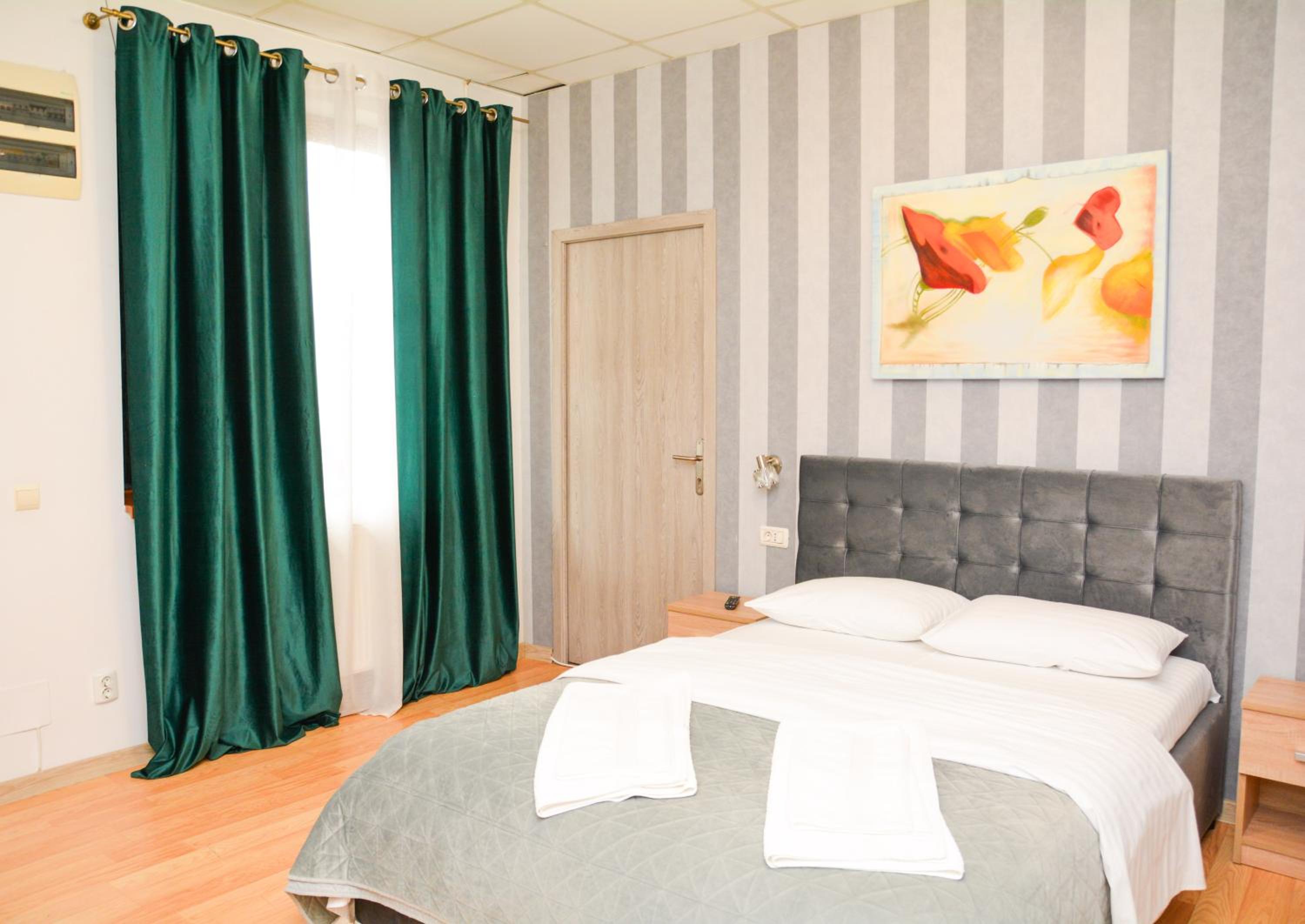 Double Room - Photo 2