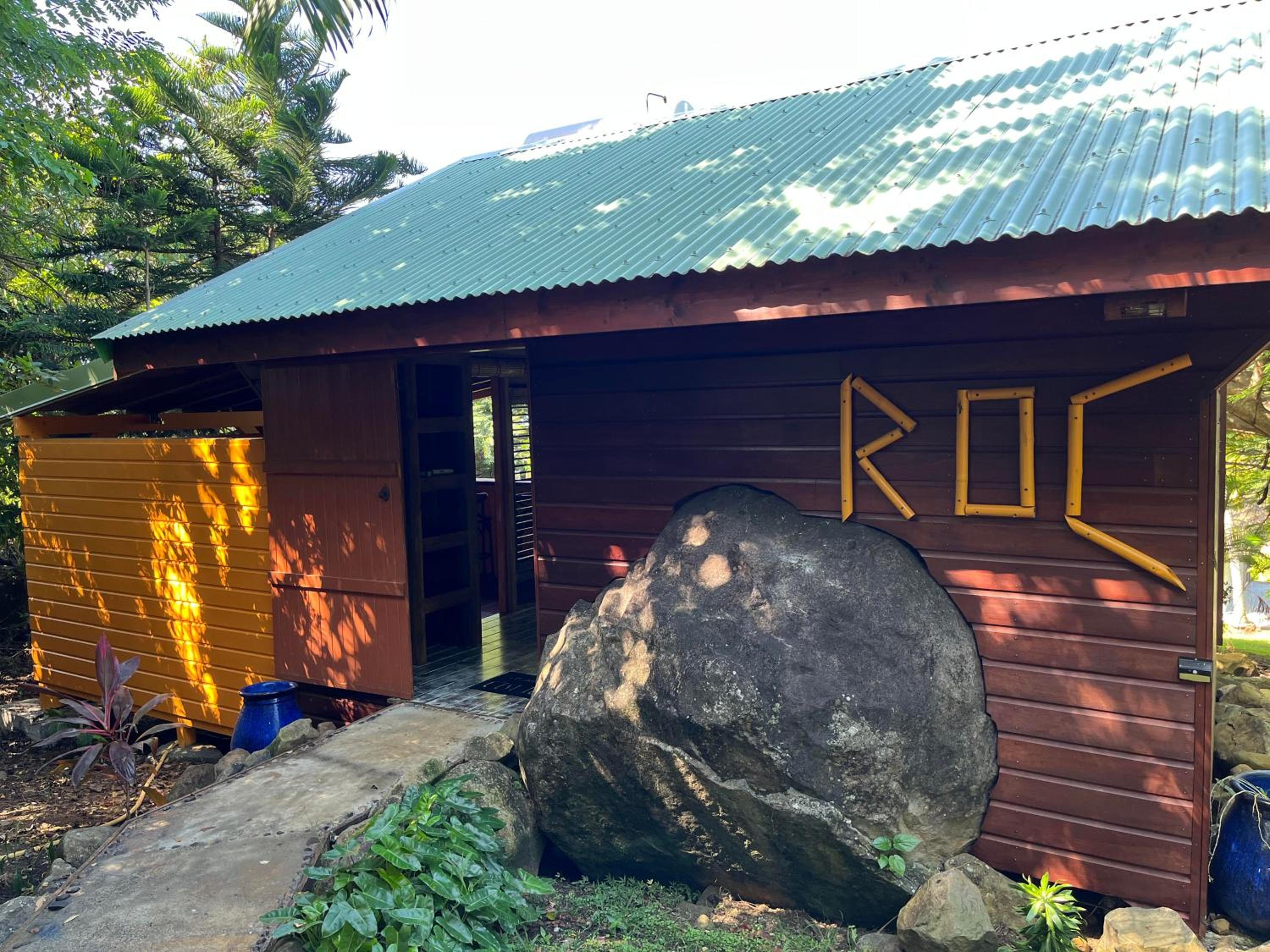 Deluxe Bungalow photo 3