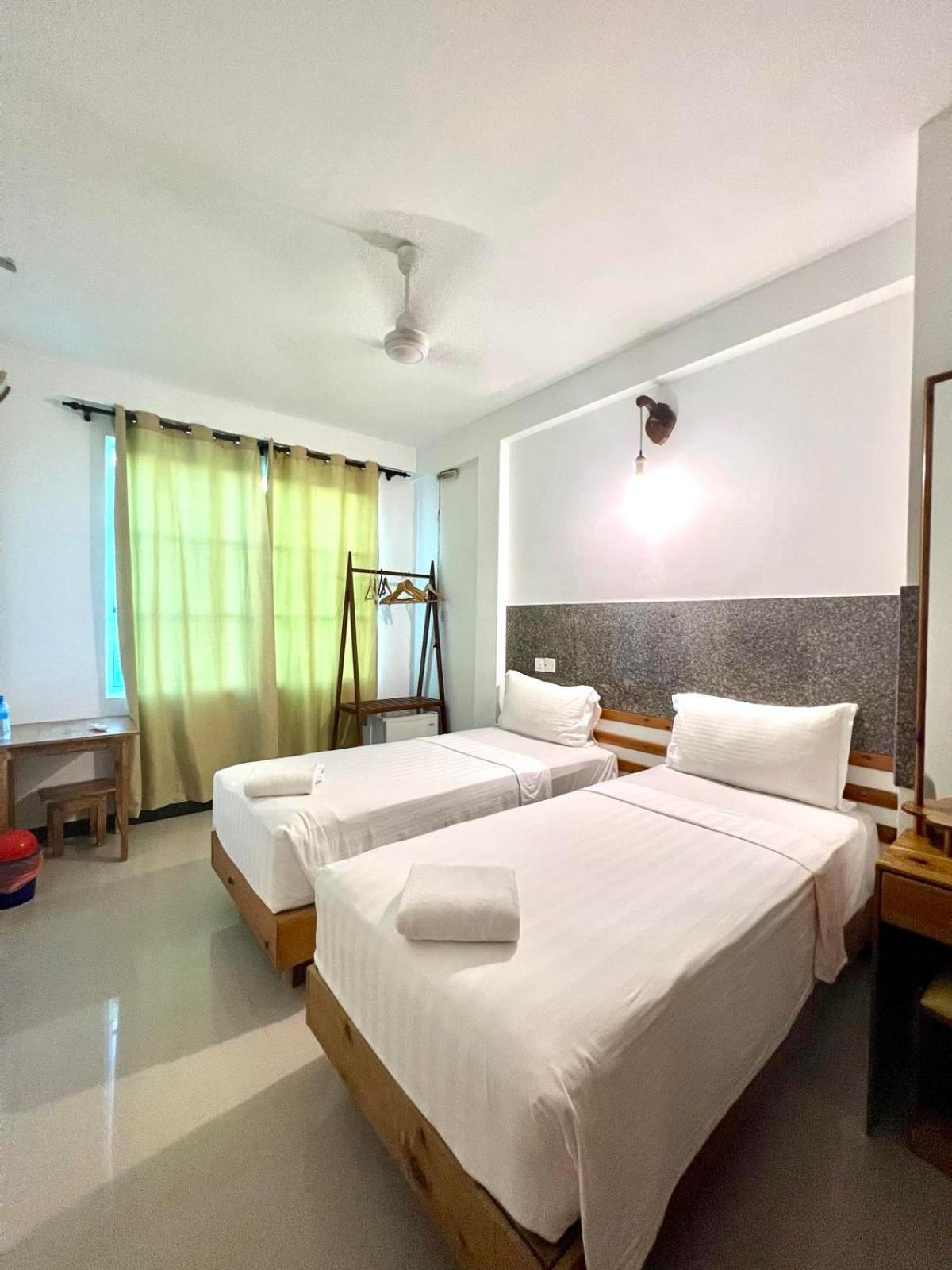 Deluxe Twin Room photo 2