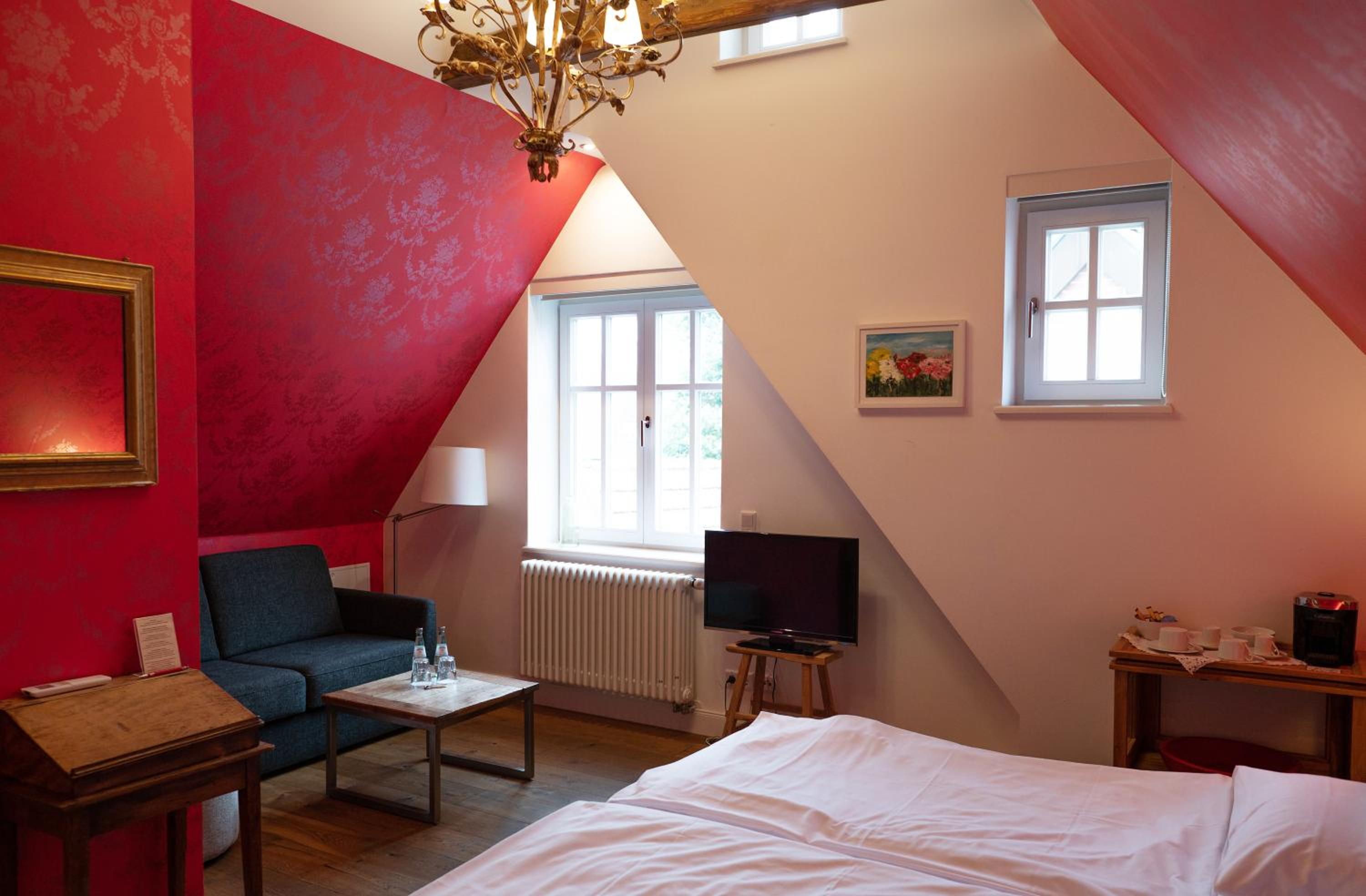 Superior Double - or Twin Room with air conditioner - Photo 10