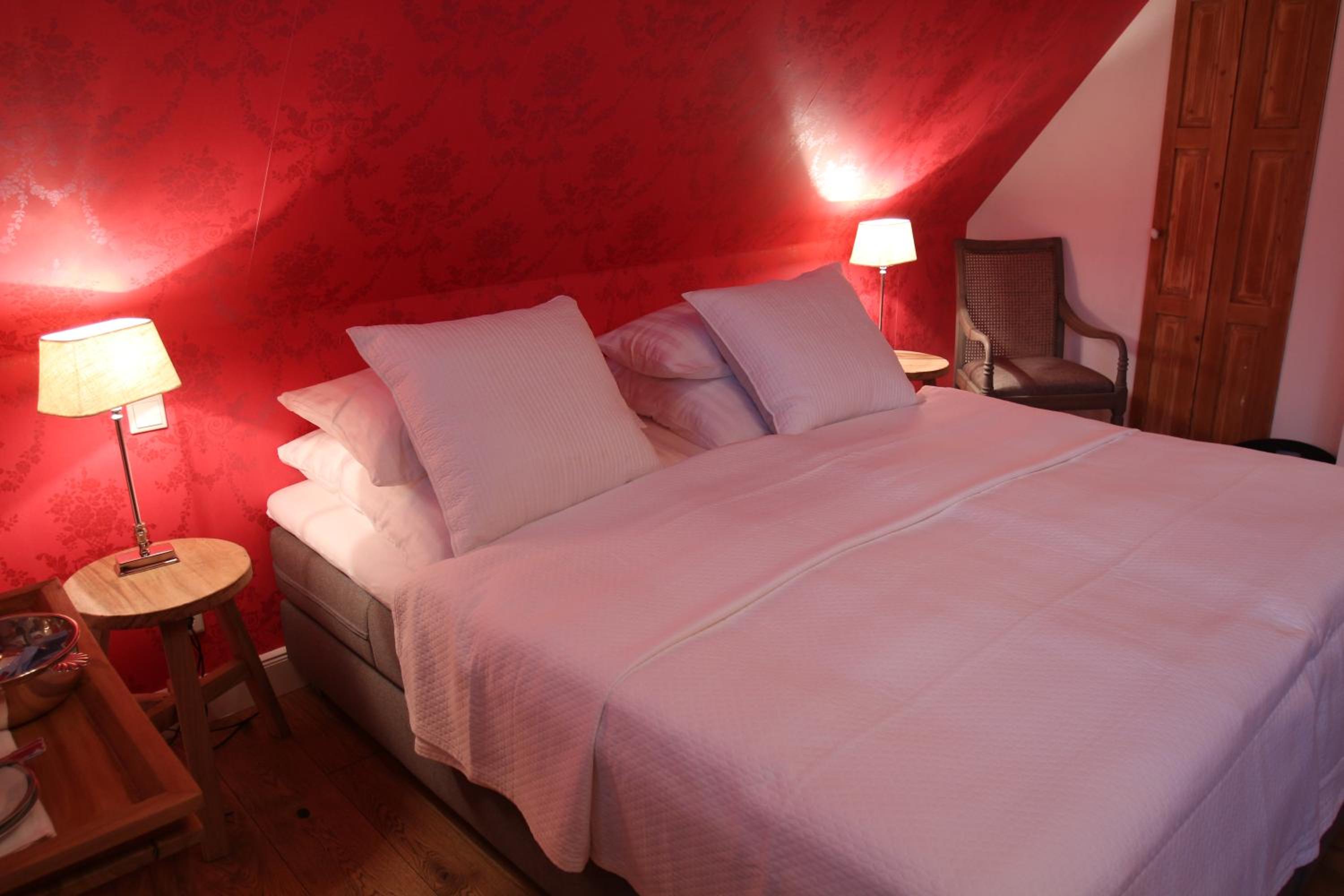 Superior Double - or Twin Room with air conditioner - Photo 9
