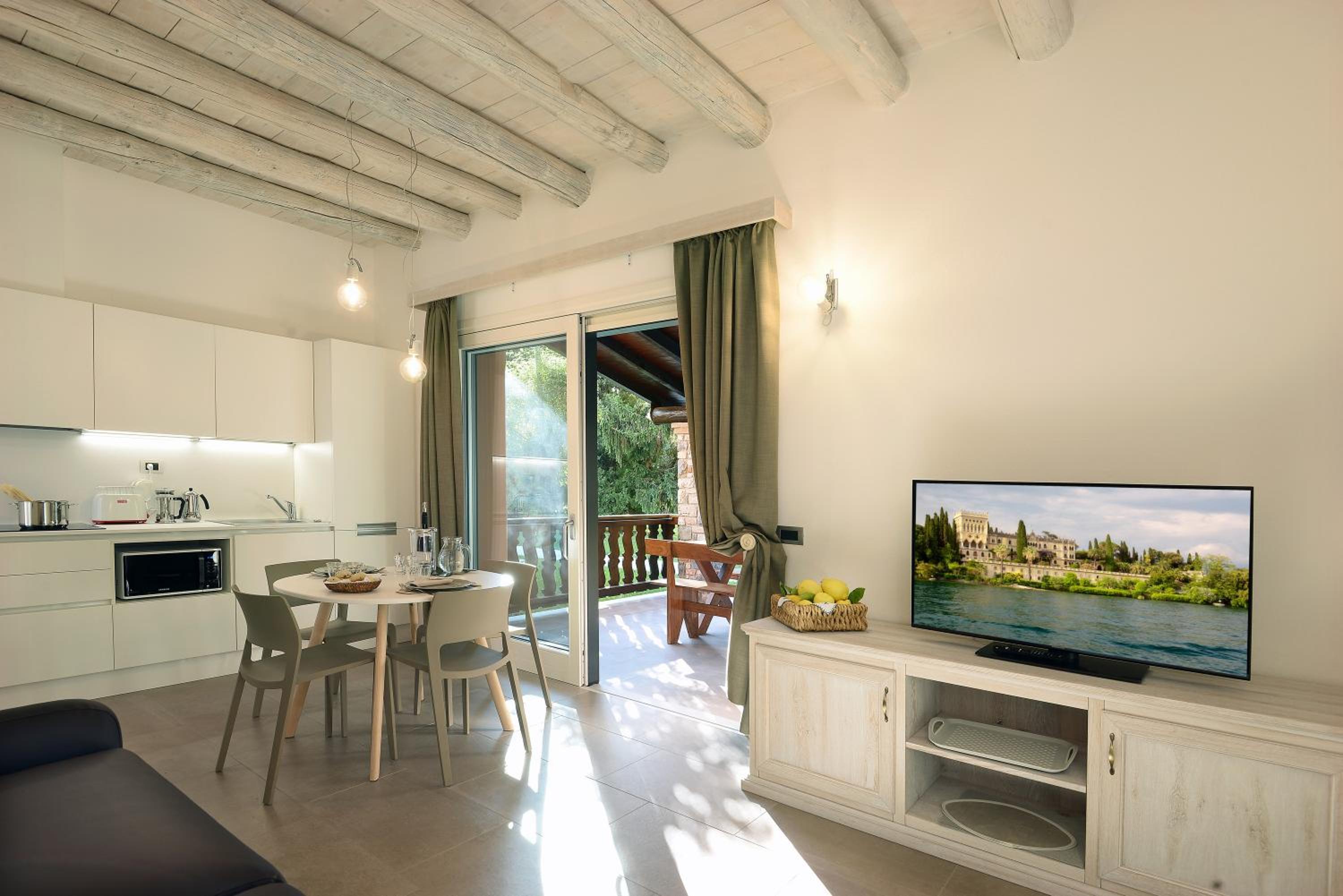 Superior One-Bedroom Apartment with Balcony photo 1