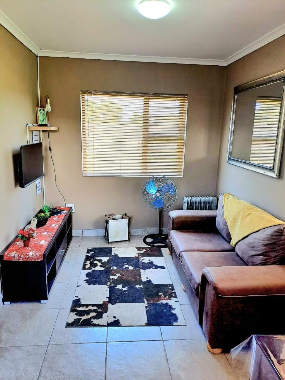 One-Bedroom Apartment - Photo 1