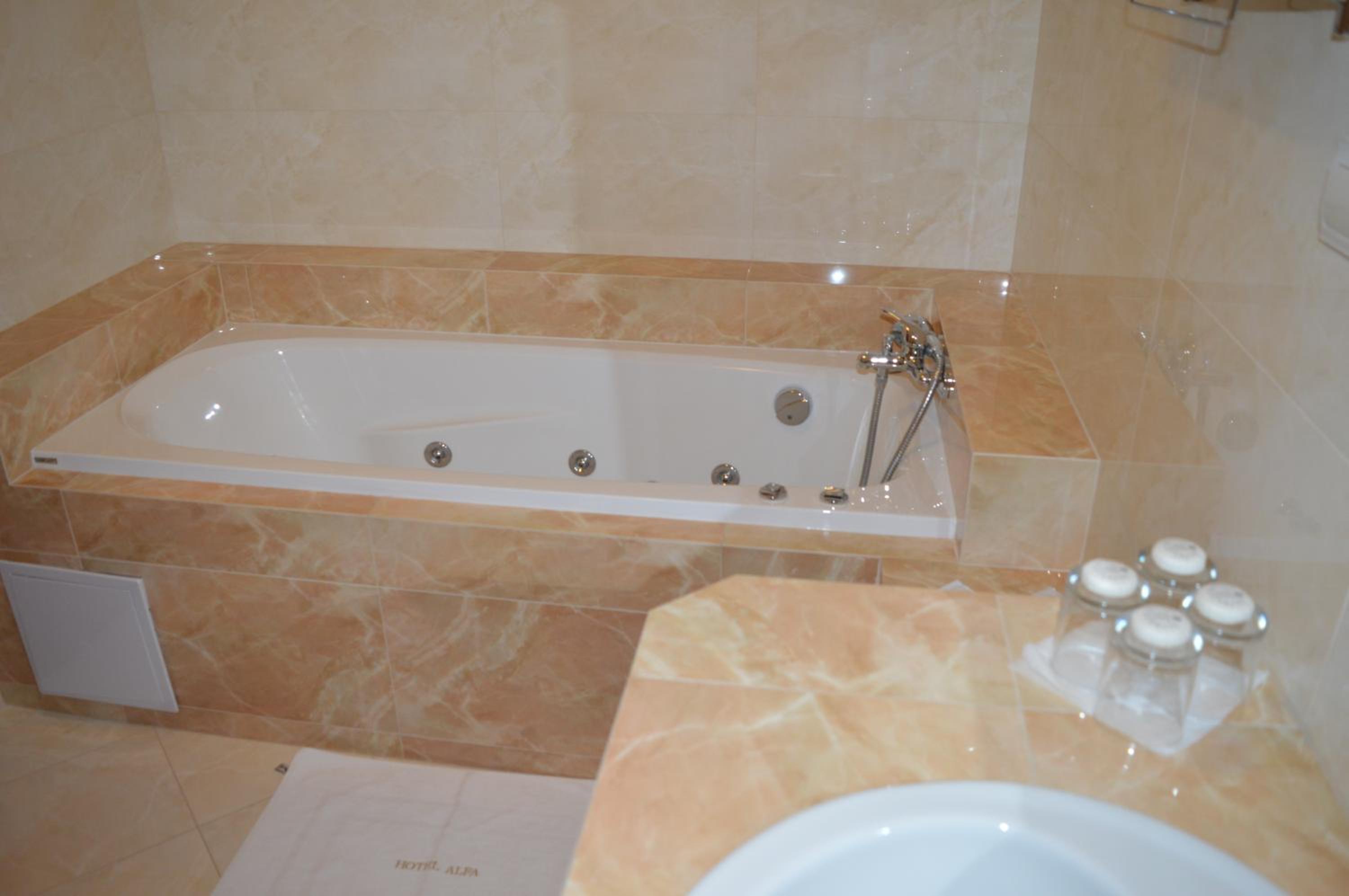 One-Bedroom Apartment - Photo 6