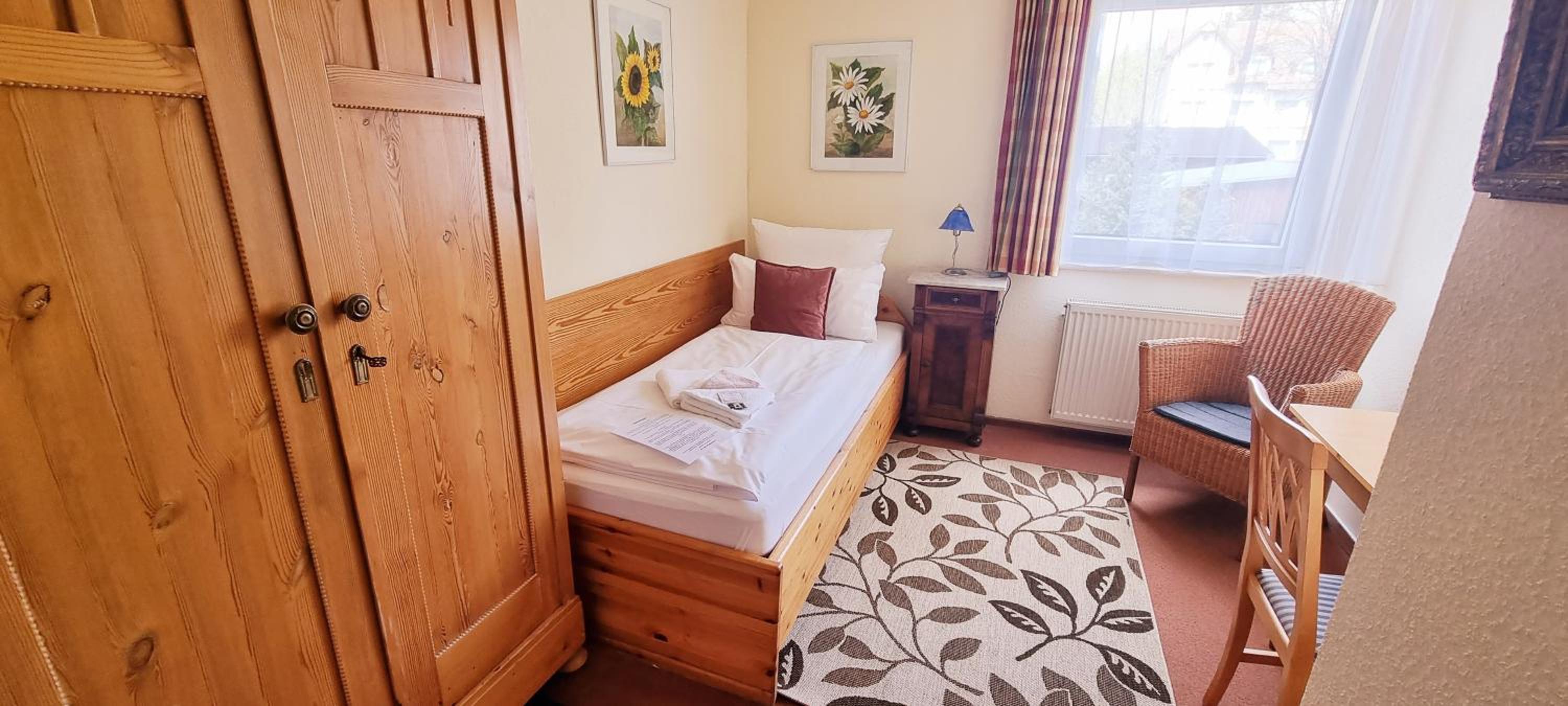 Single Room photo 3