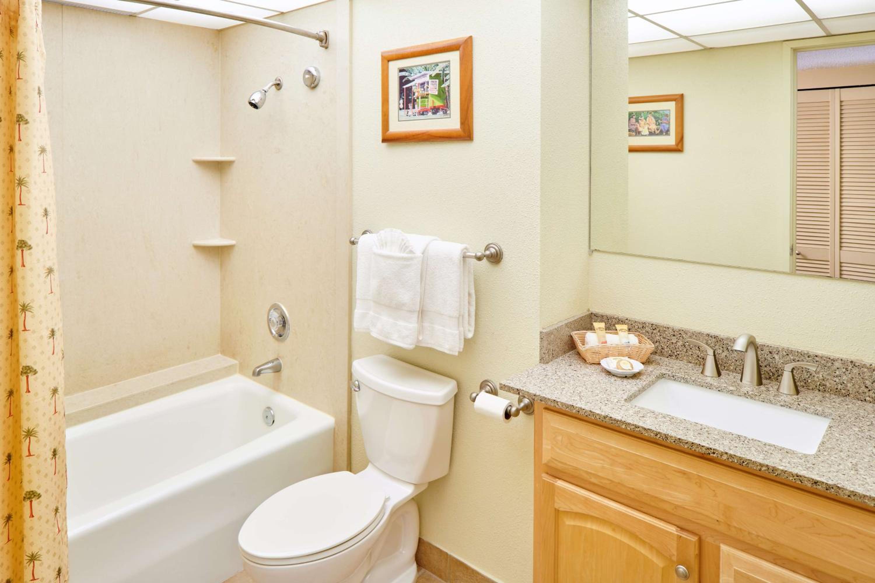Two-Bedroom Suite with Ocean Front View thumbnail 5