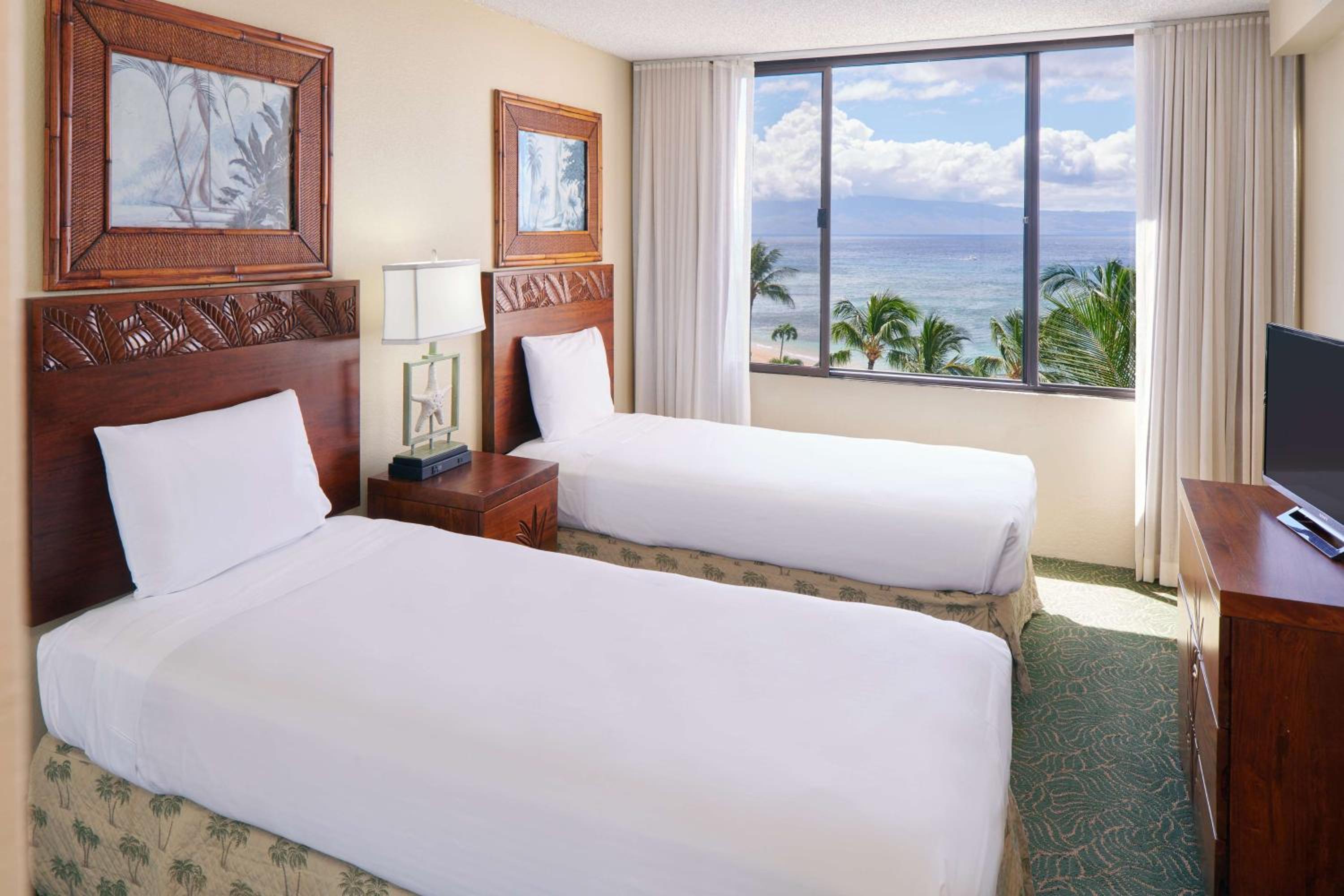 Two-Bedroom Suite with Ocean Front View thumbnail 6
