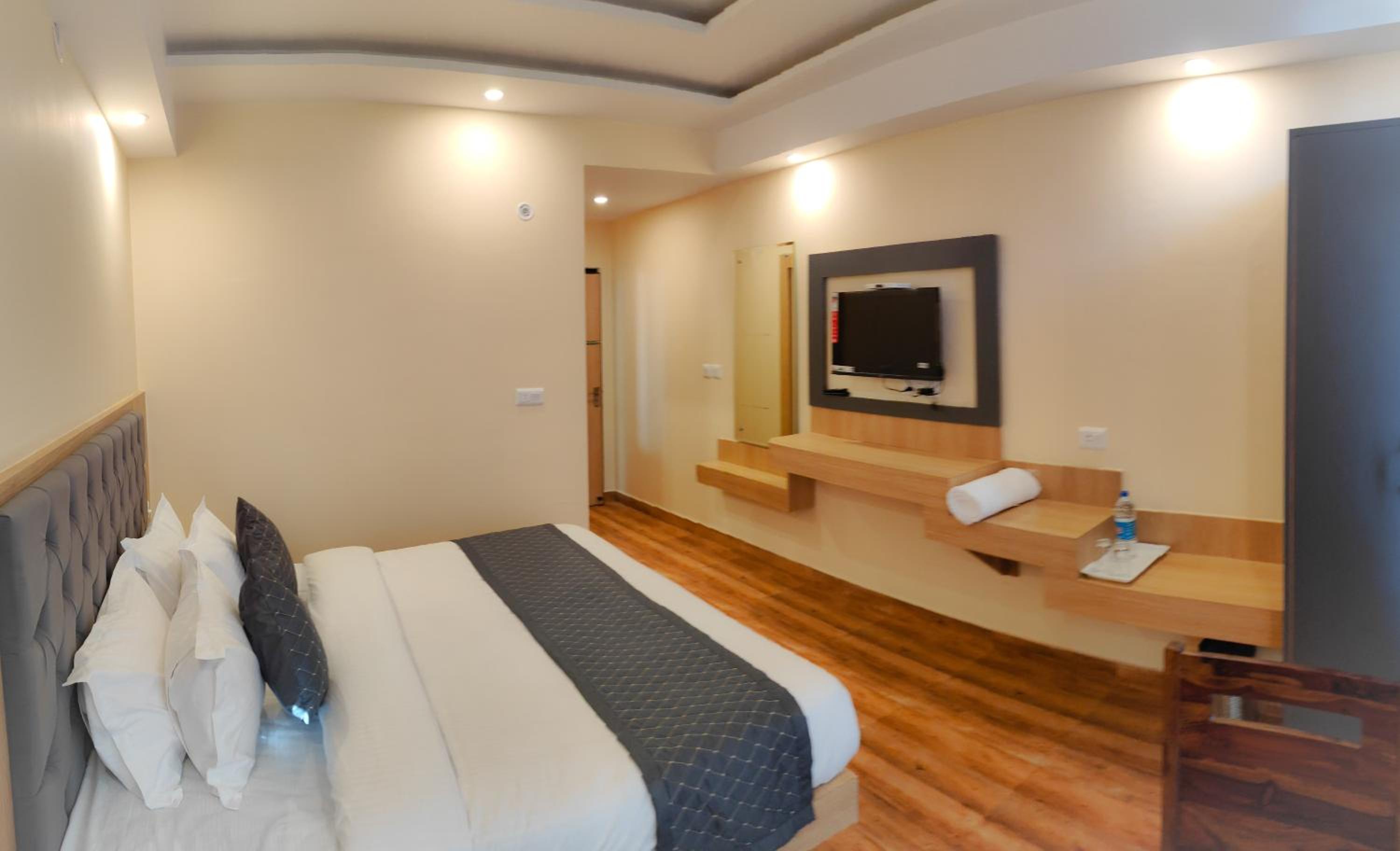 Double Room - Photo 8