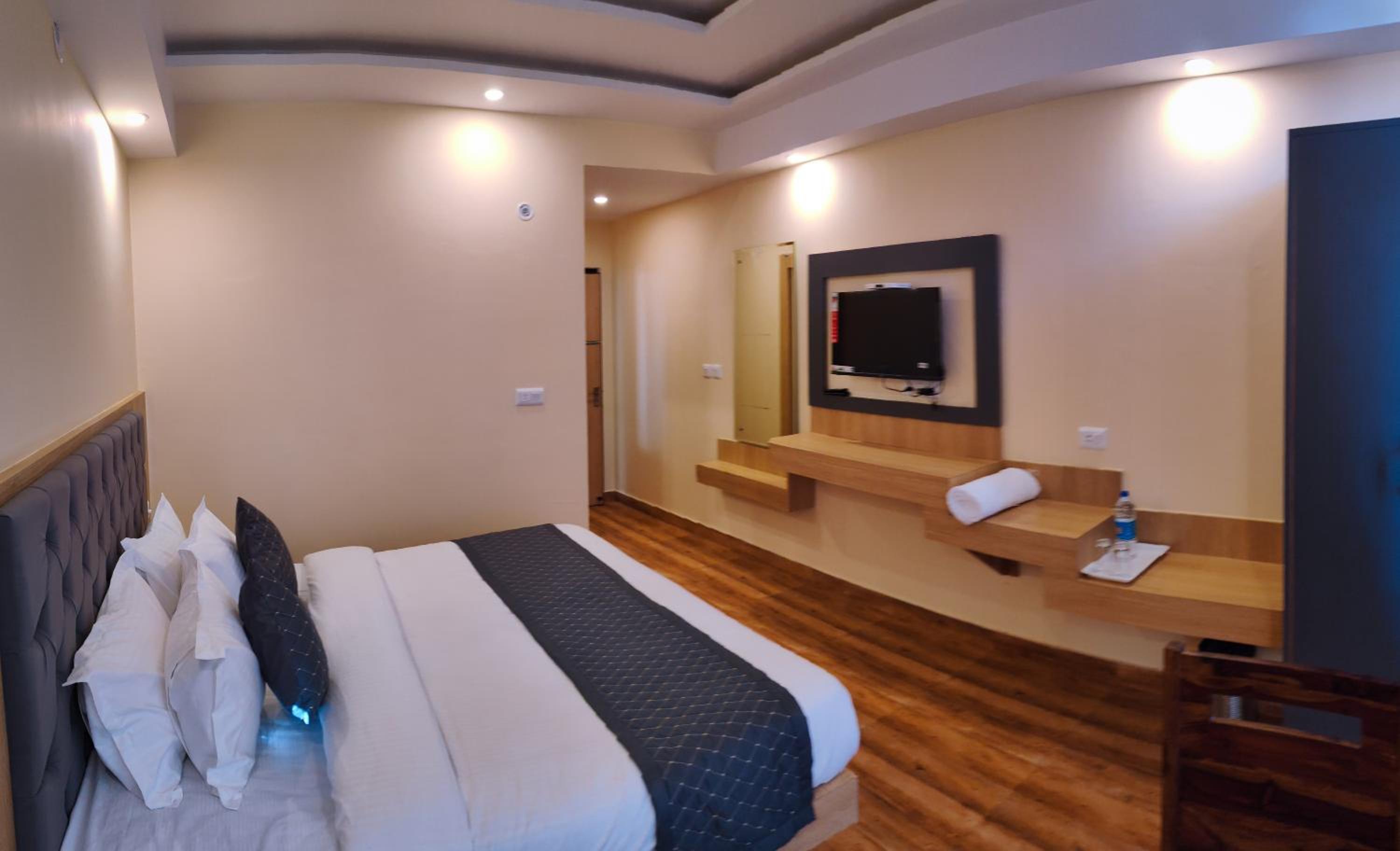 Double Room - Photo 9