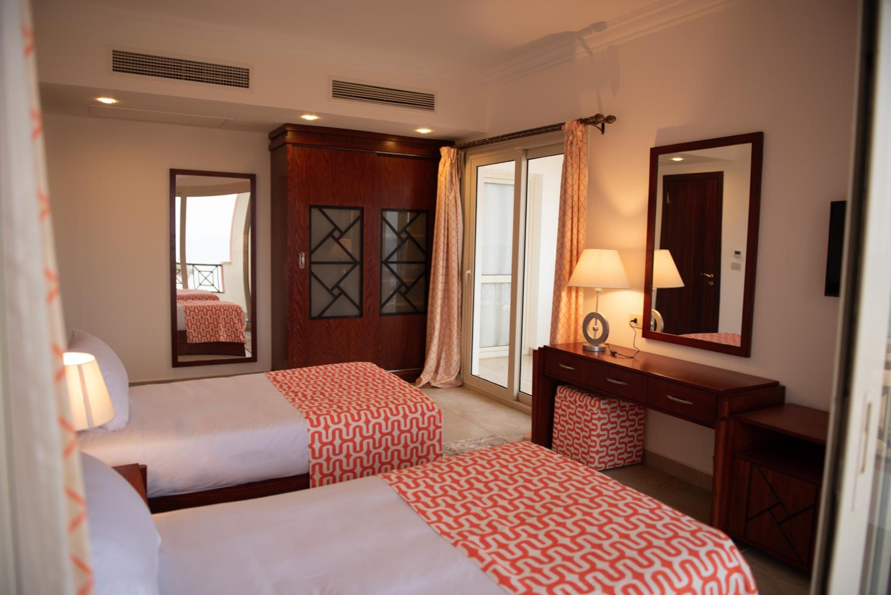 Apartment with Sea View photo 2