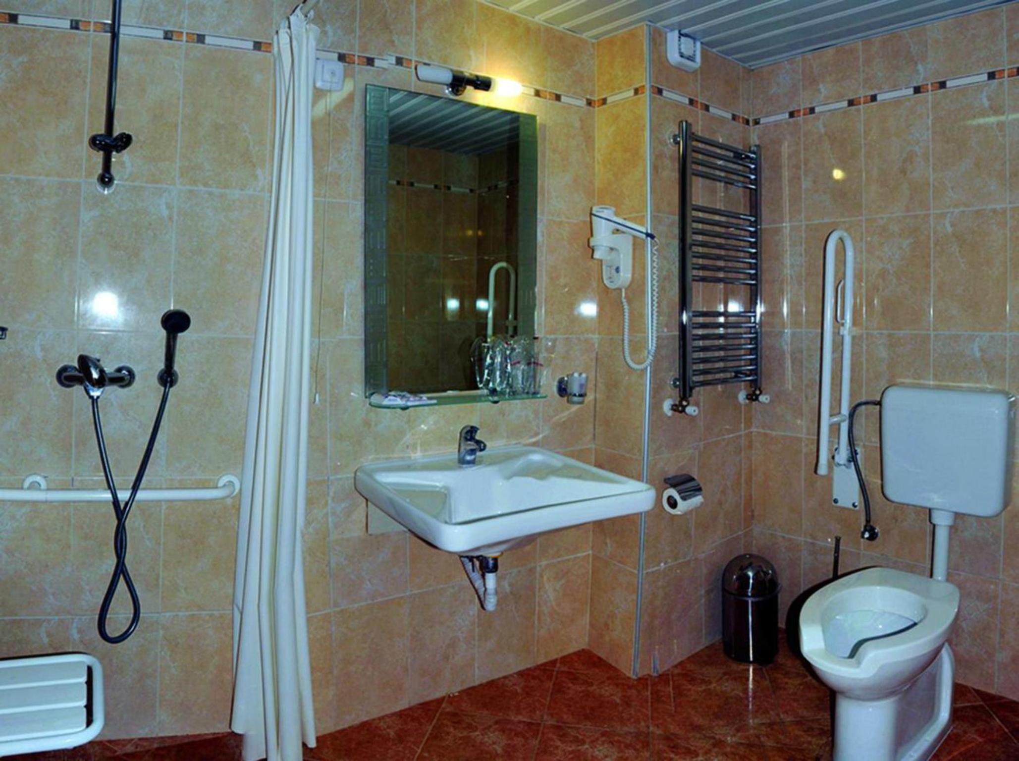 Double Room with Balcony - Photo 2