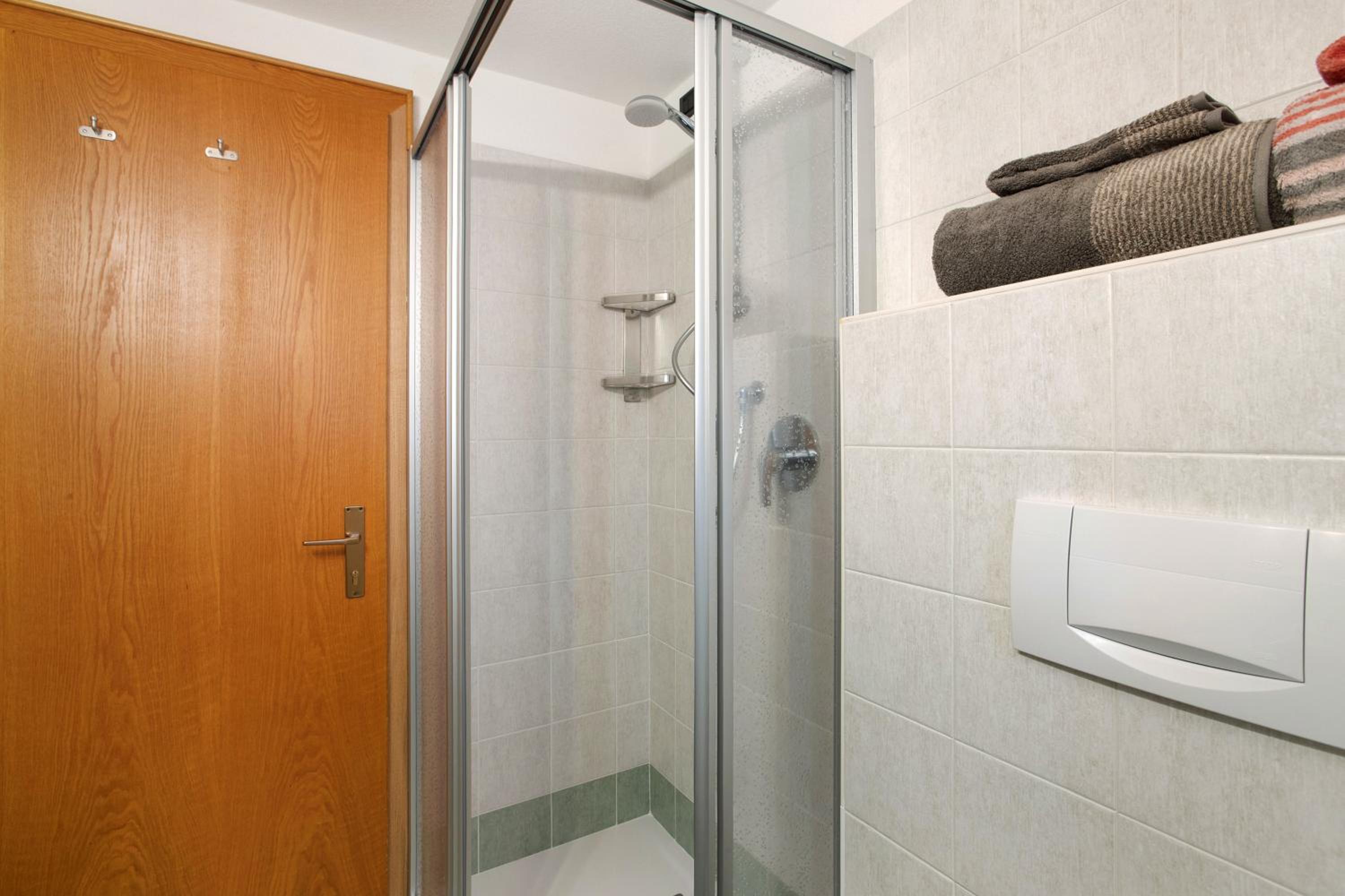 One-Bedroom Apartment - Annex photo 3