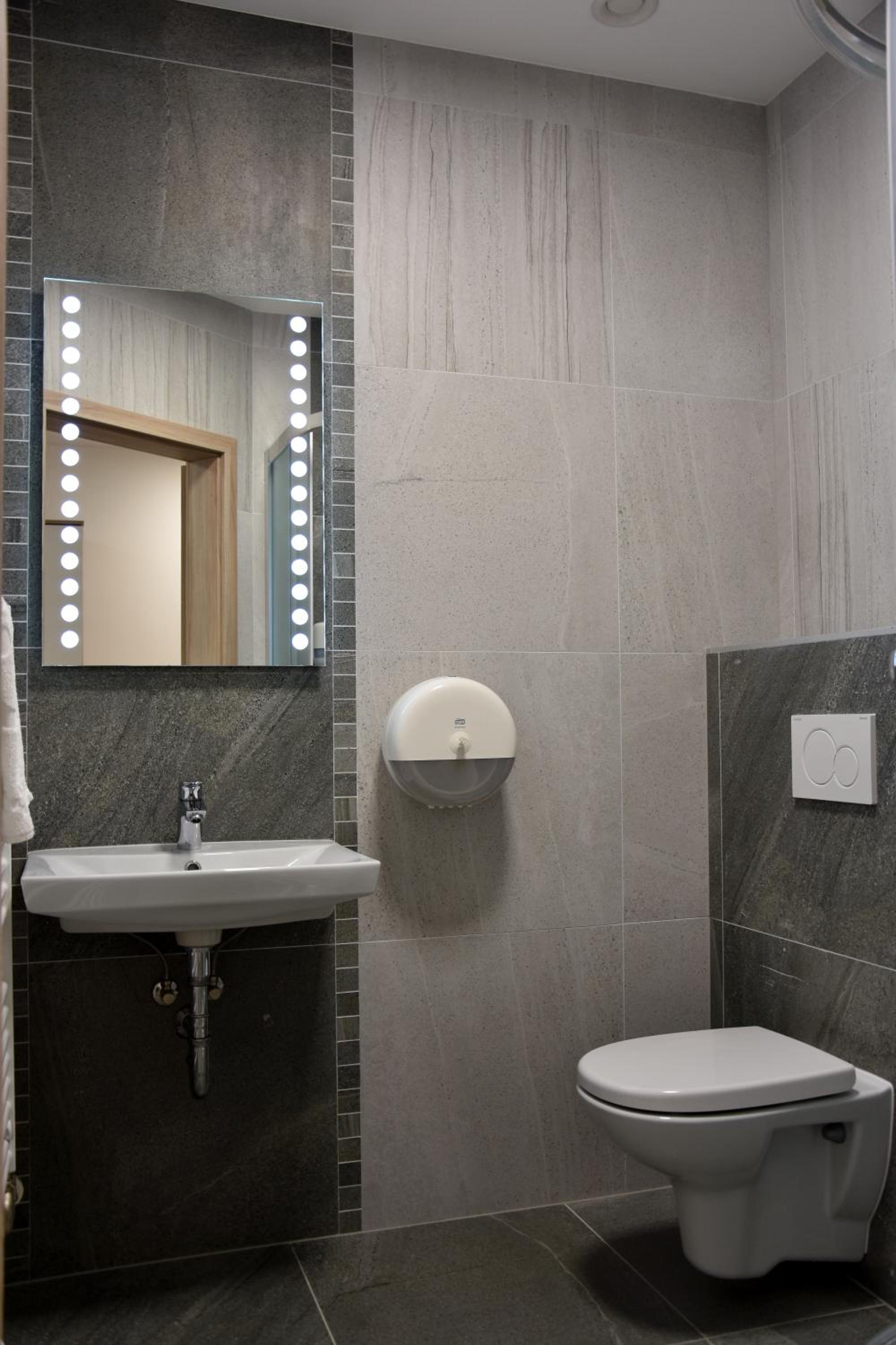 Deluxe Double Or Twin Room photo 3
