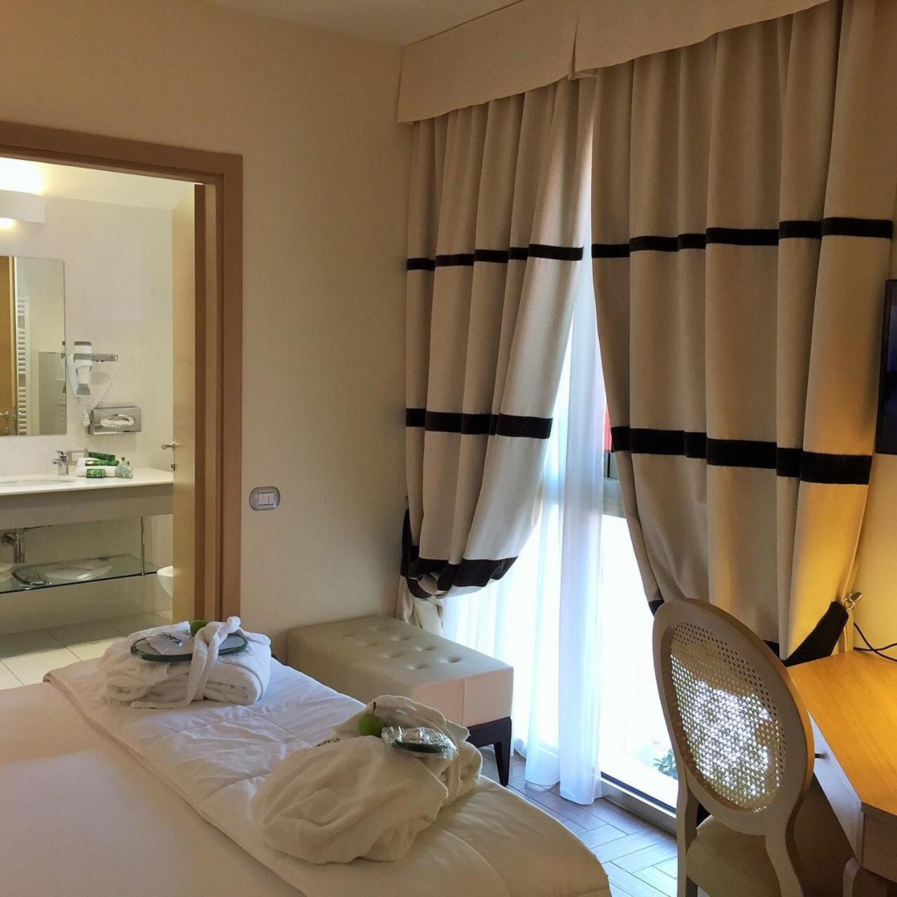 Standard Double Room - Photo 4