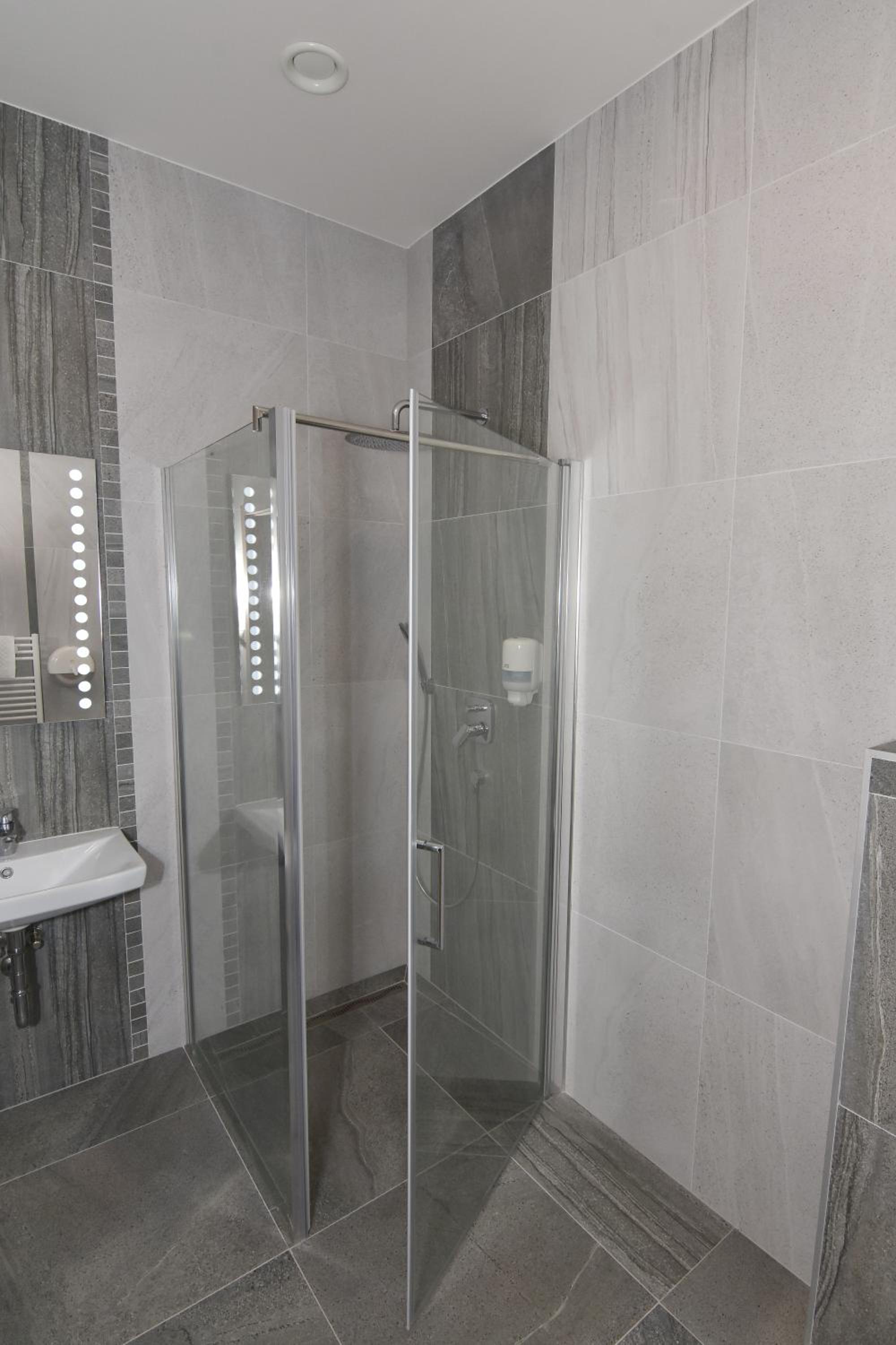 Deluxe Quadruple Room photo 3