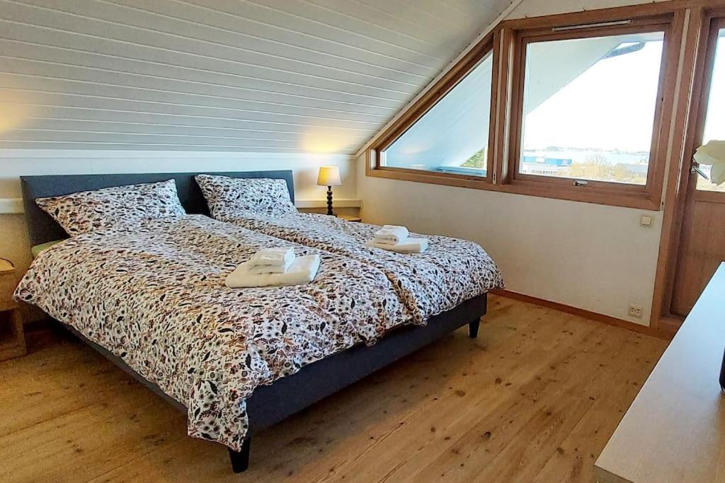 Four-Bedroom House photo 3