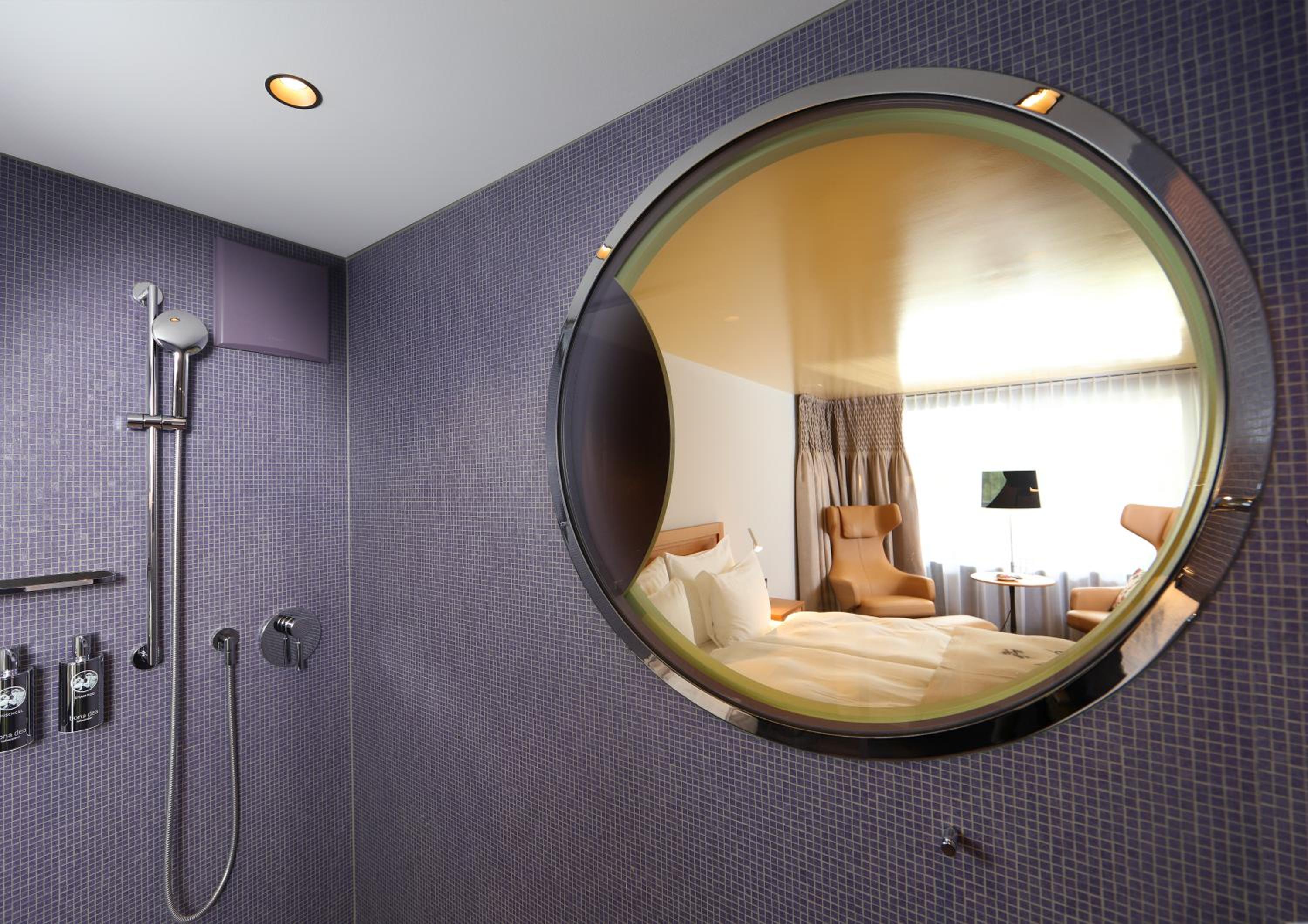Comfort Room with Balcony - Photo 2