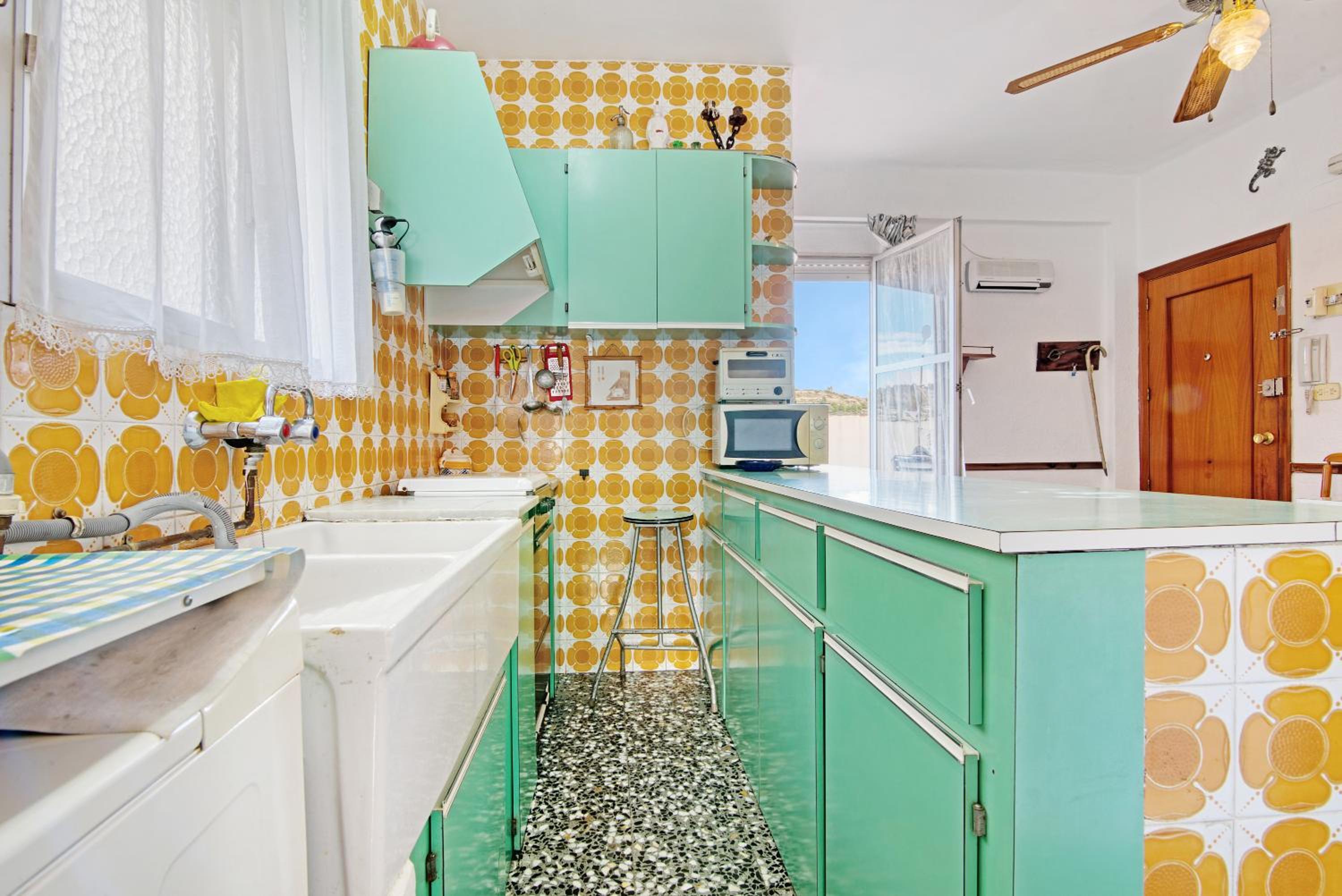 Three-Bedroom Apartment with Mountain View photo 2