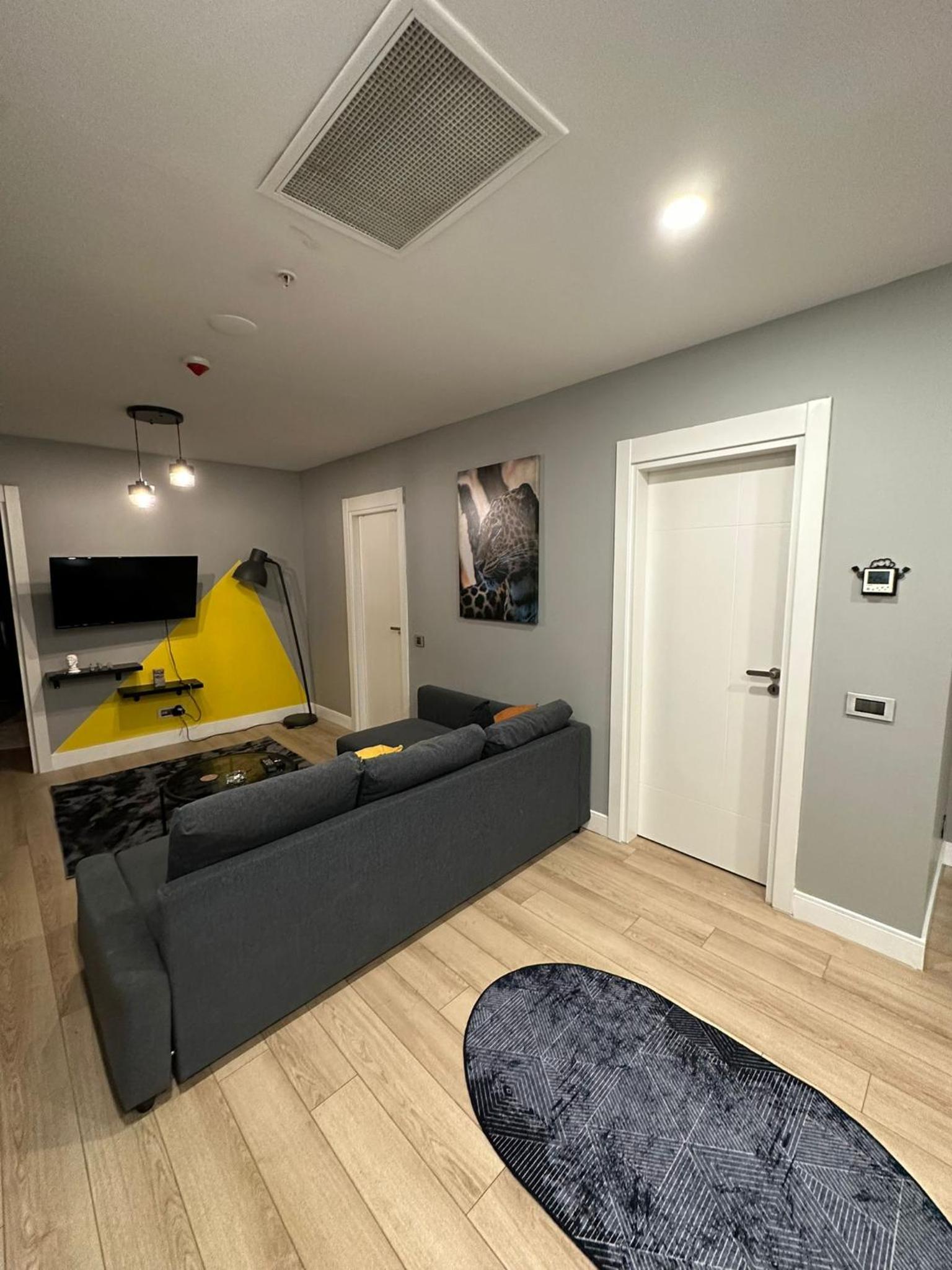 One-Bedroom Apartment photo 2