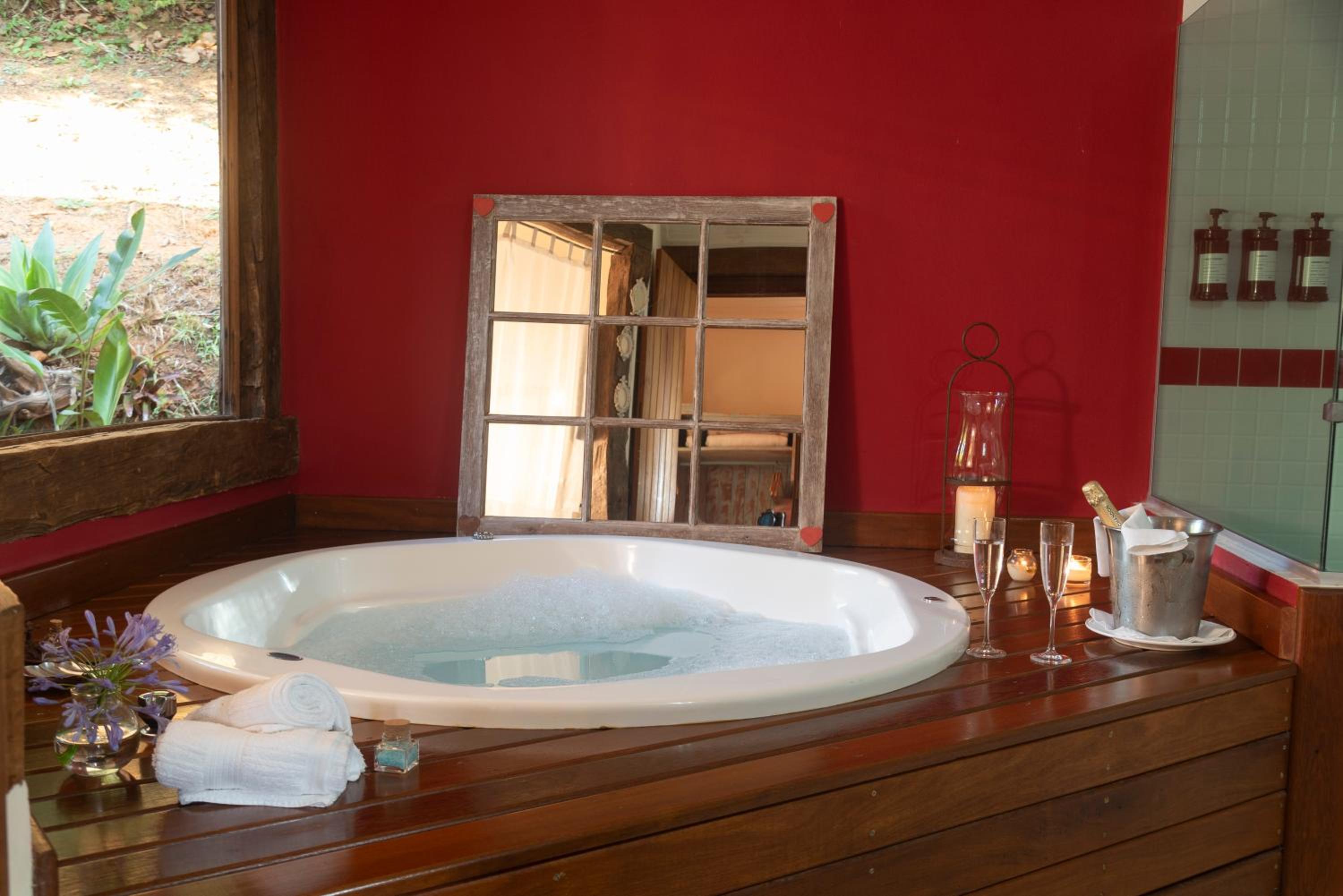 Deluxe Suite with Spa Bath photo 3