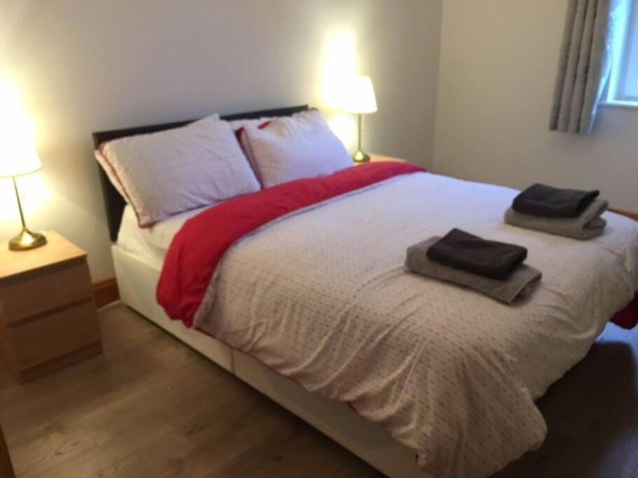 Six-Bedroom House photo 1
