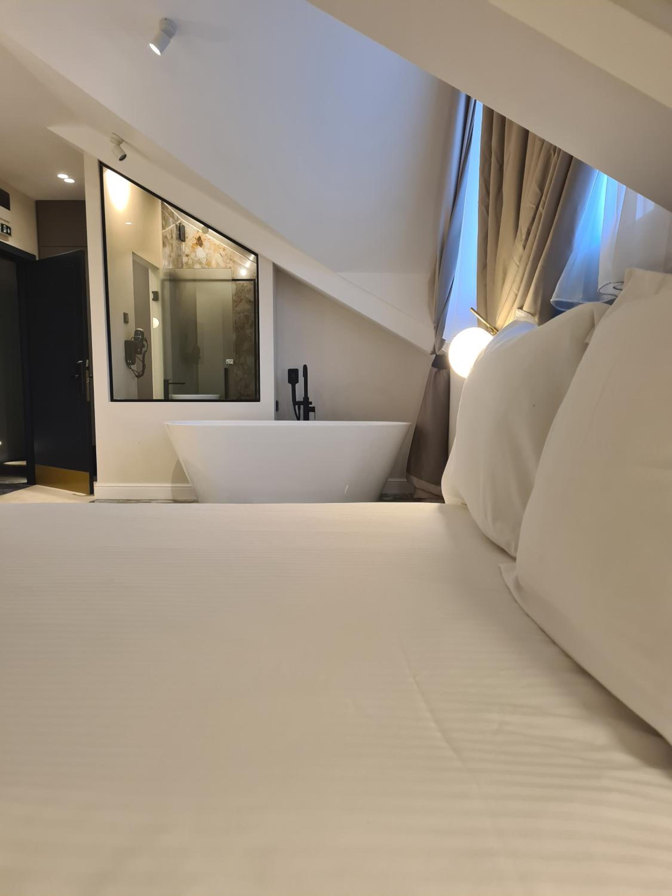 Deluxe Double Room with Bath
