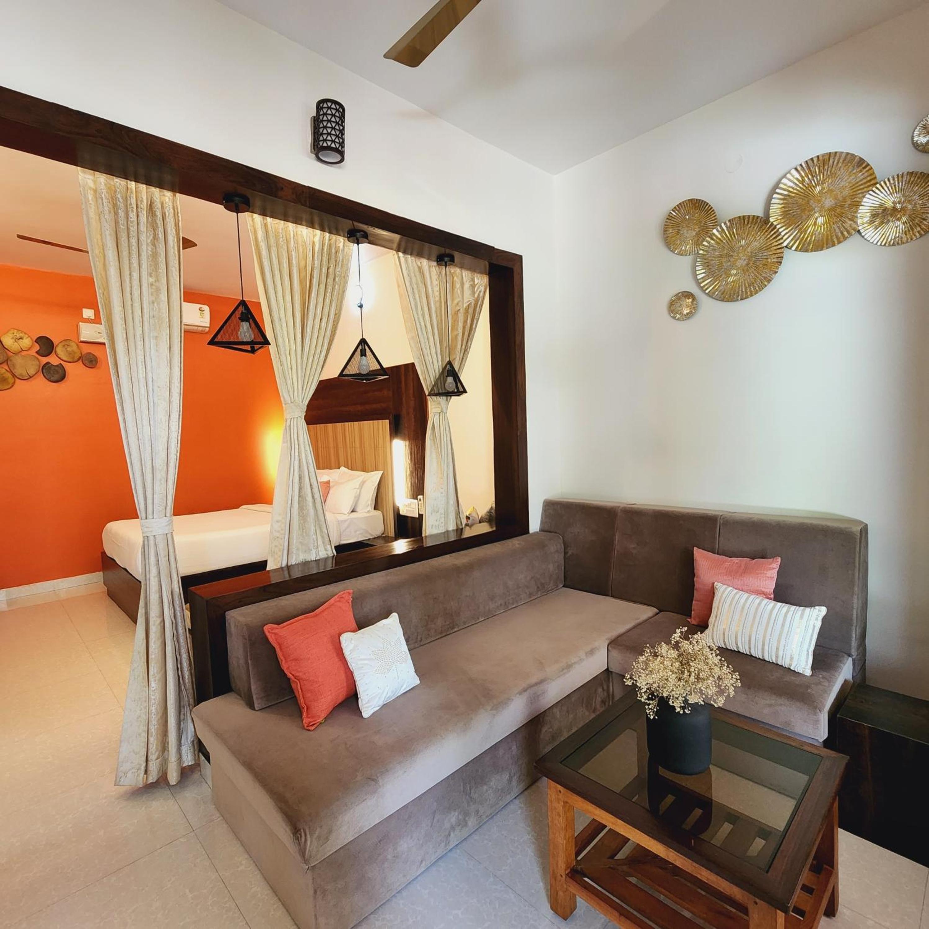 Deluxe Queen Suite photo 2