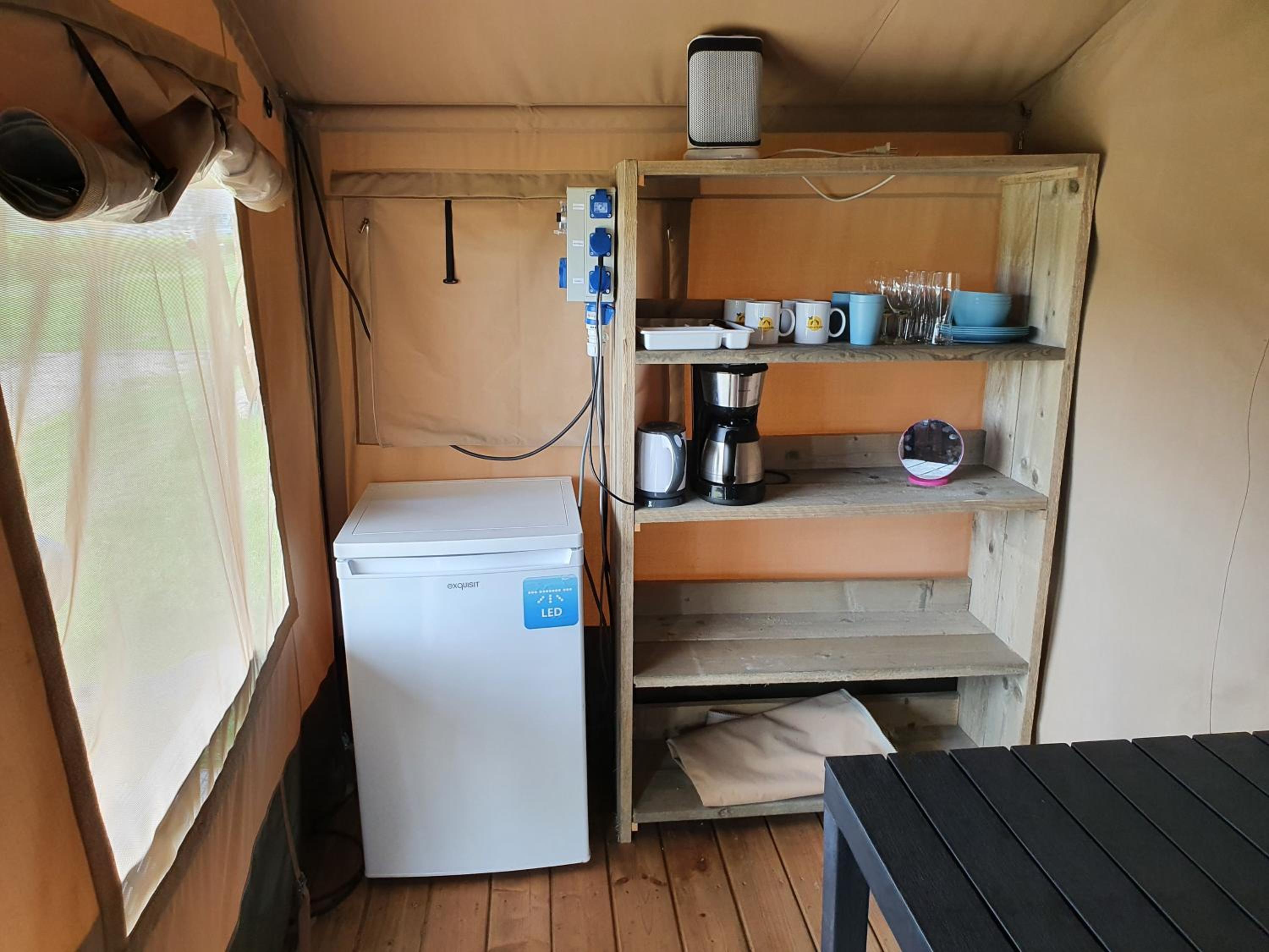 Tent 2 photo 3